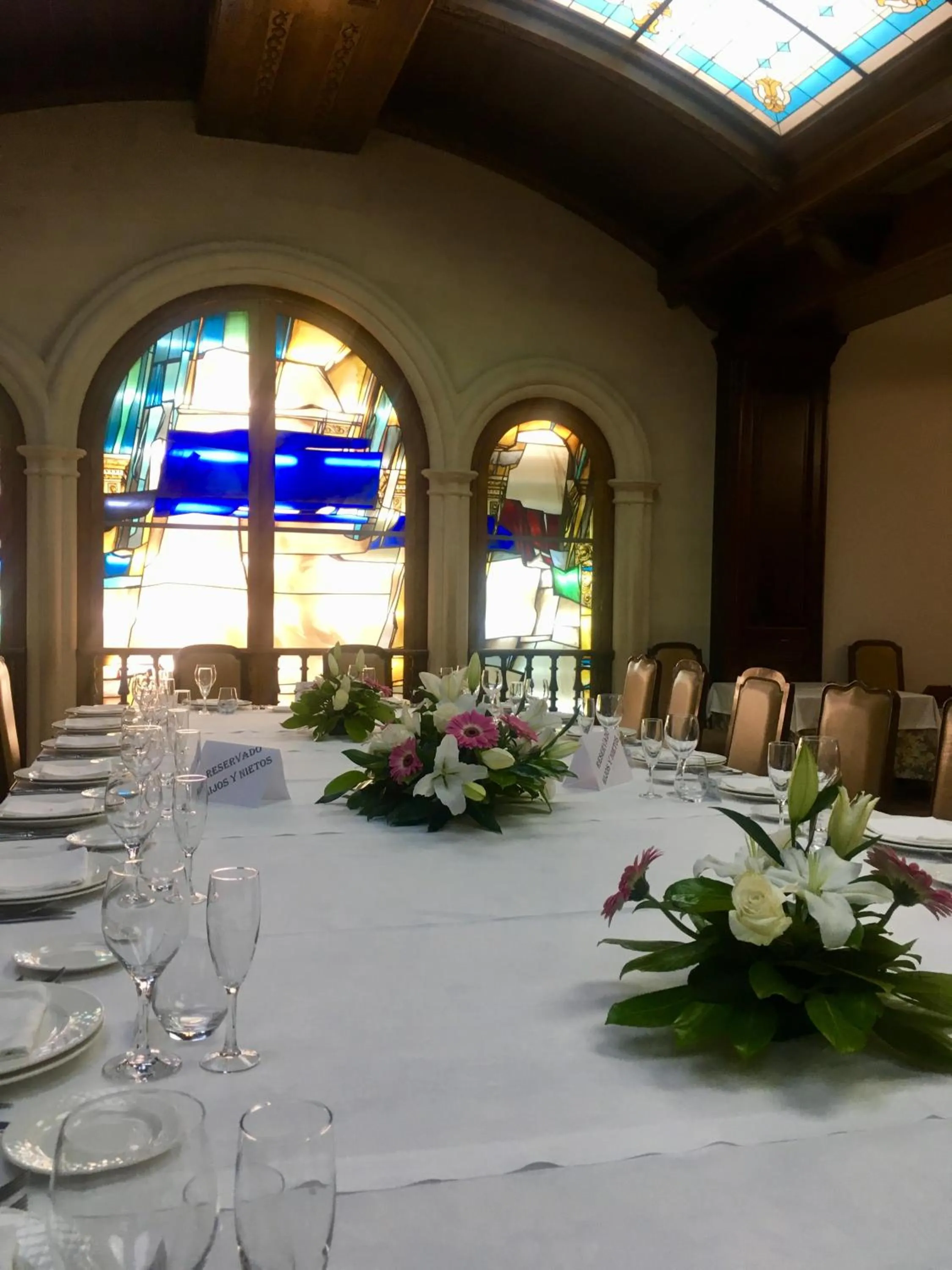 Restaurant/places to eat in Hotel Aranda