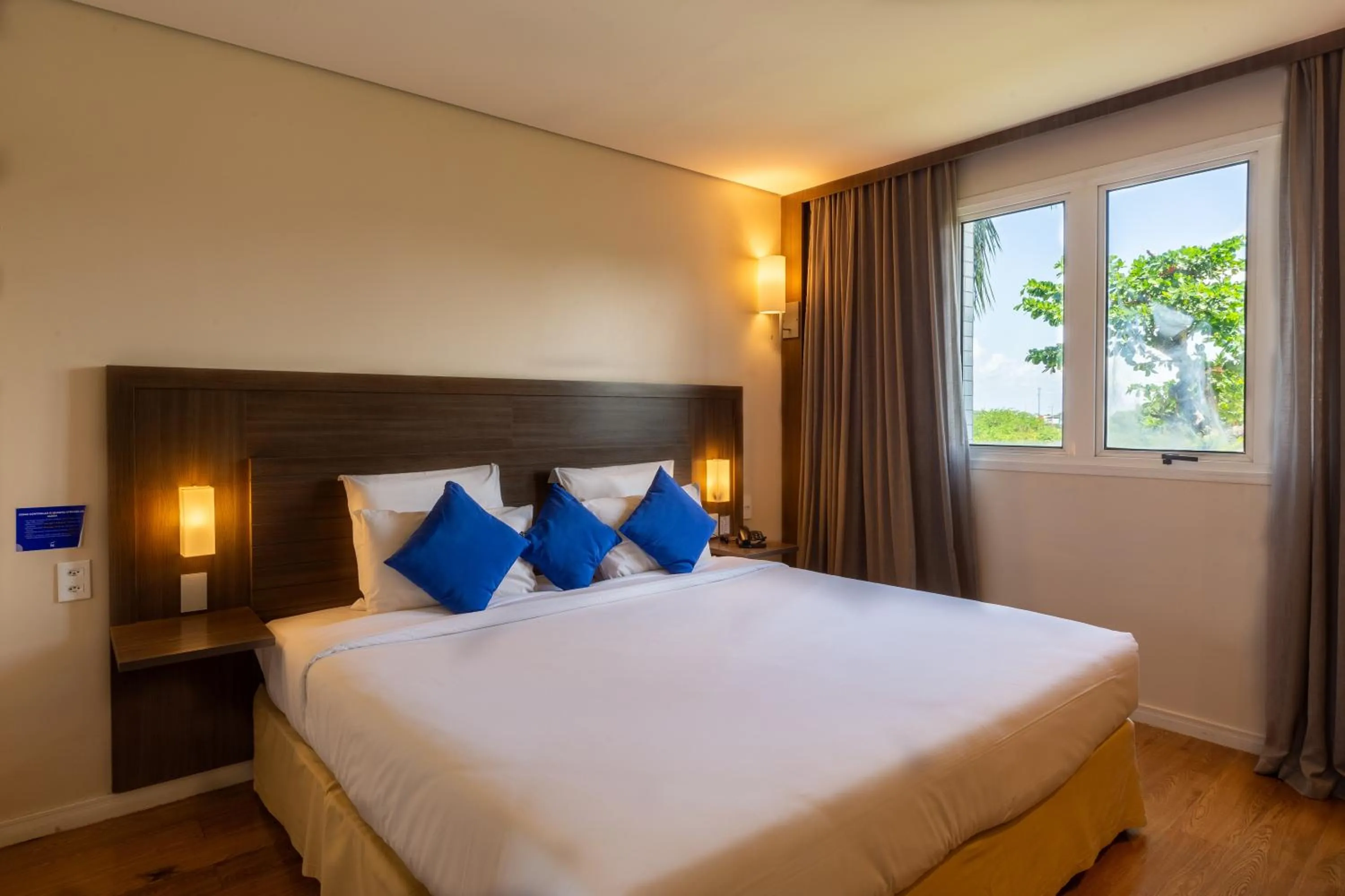 Photo of the whole room, Bed in Novotel Manaus