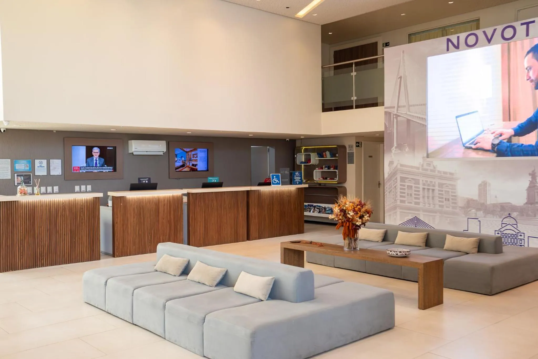 Lobby or reception in Novotel Manaus