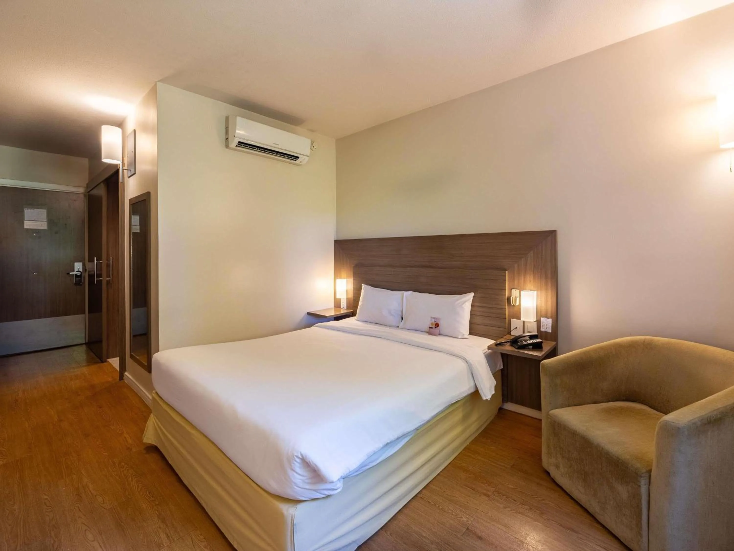 Bedroom, Bed in Novotel Manaus