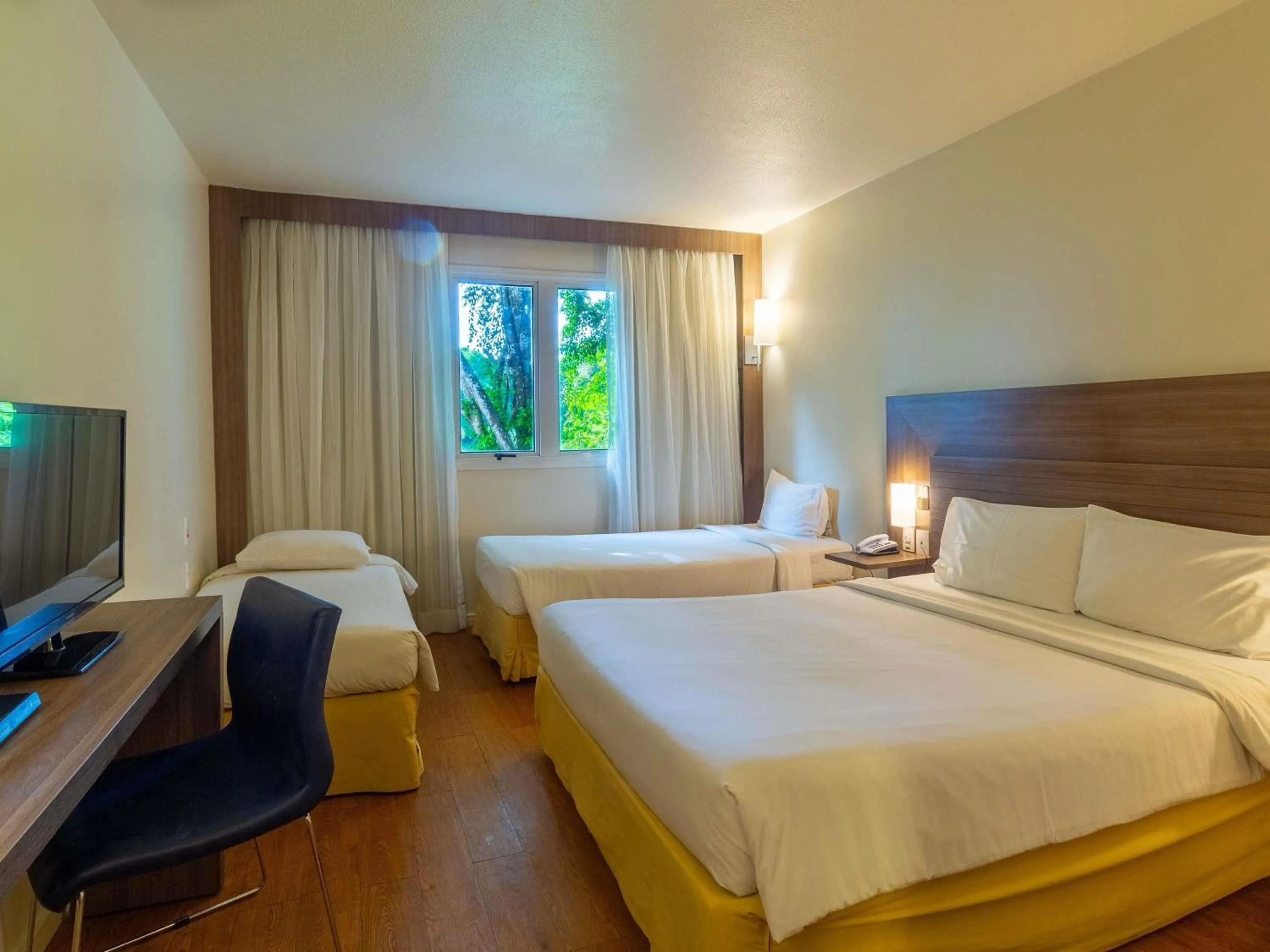 Bedroom, Bed in Novotel Manaus