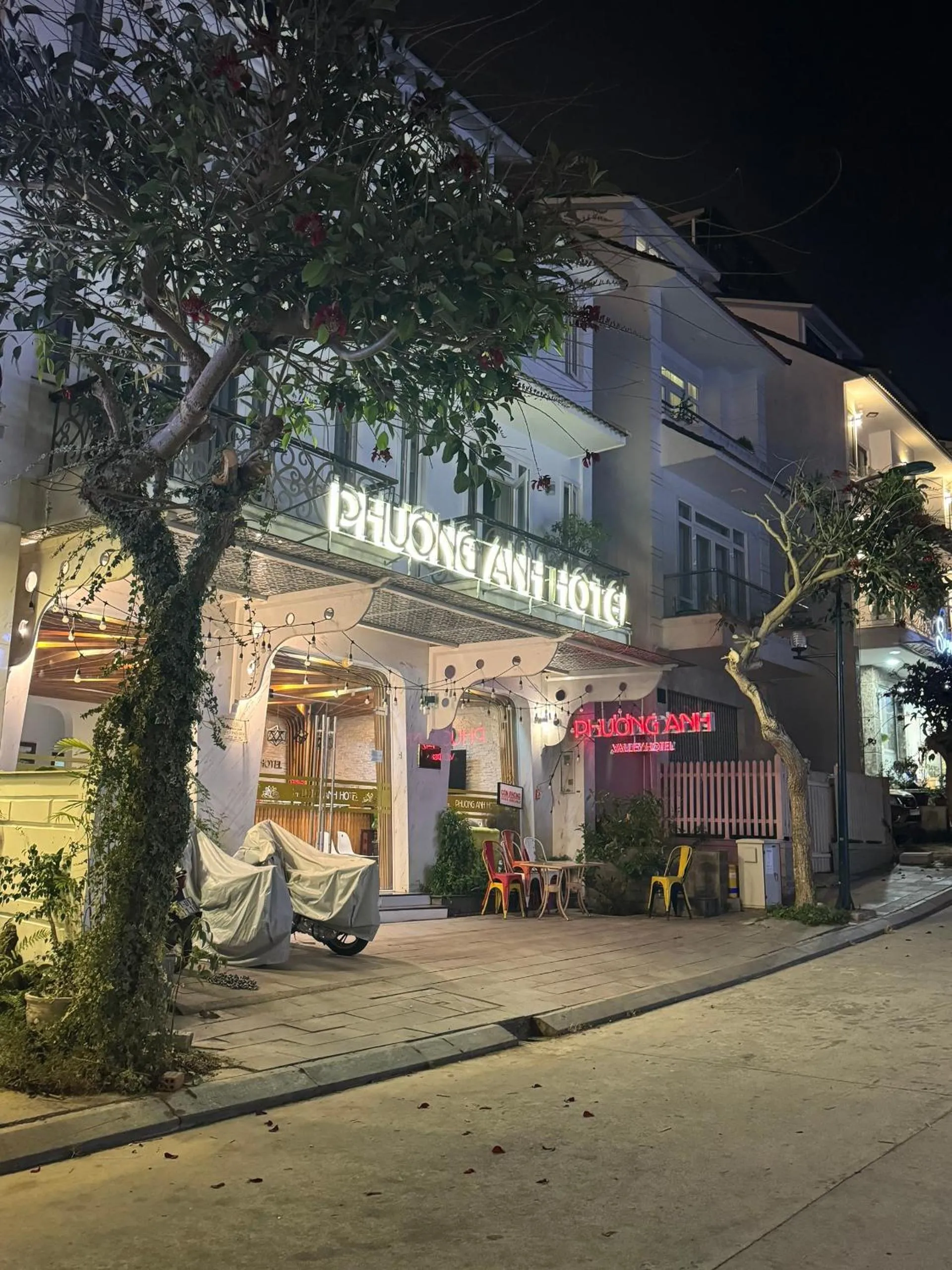 Property building in Phương Anh Valley Hotel