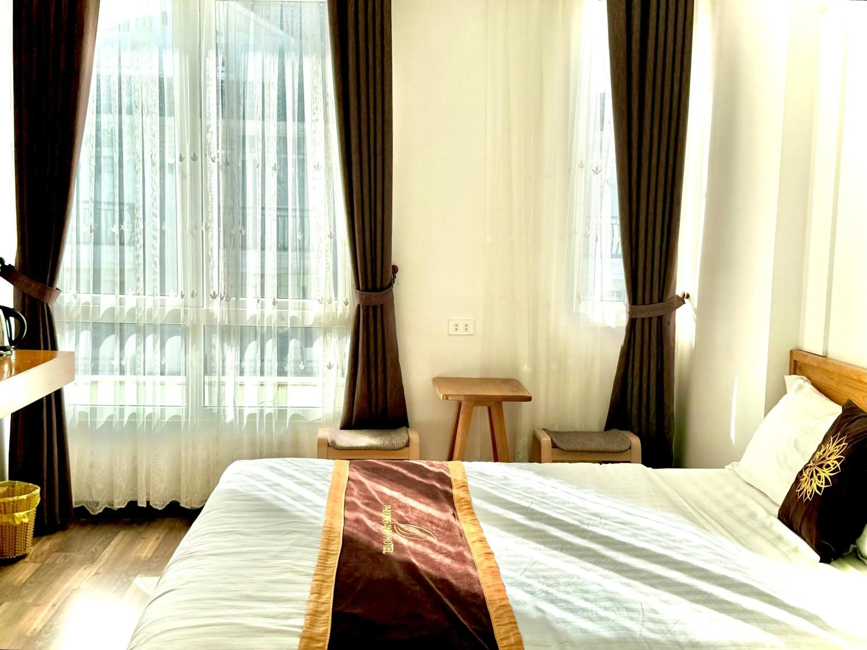 View (from property/room), Bed in Phương Anh Valley Hotel