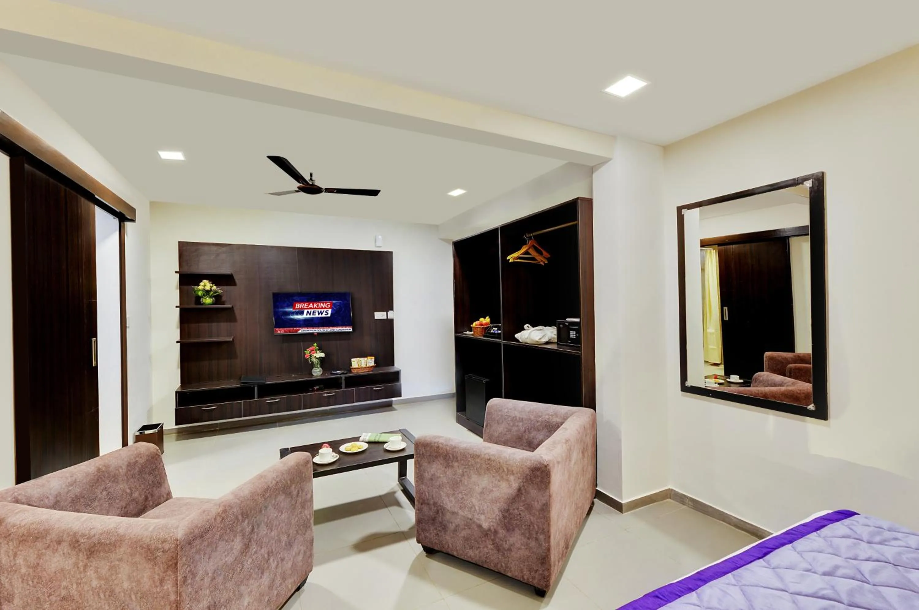 TV and multimedia in The Lavender Hotel