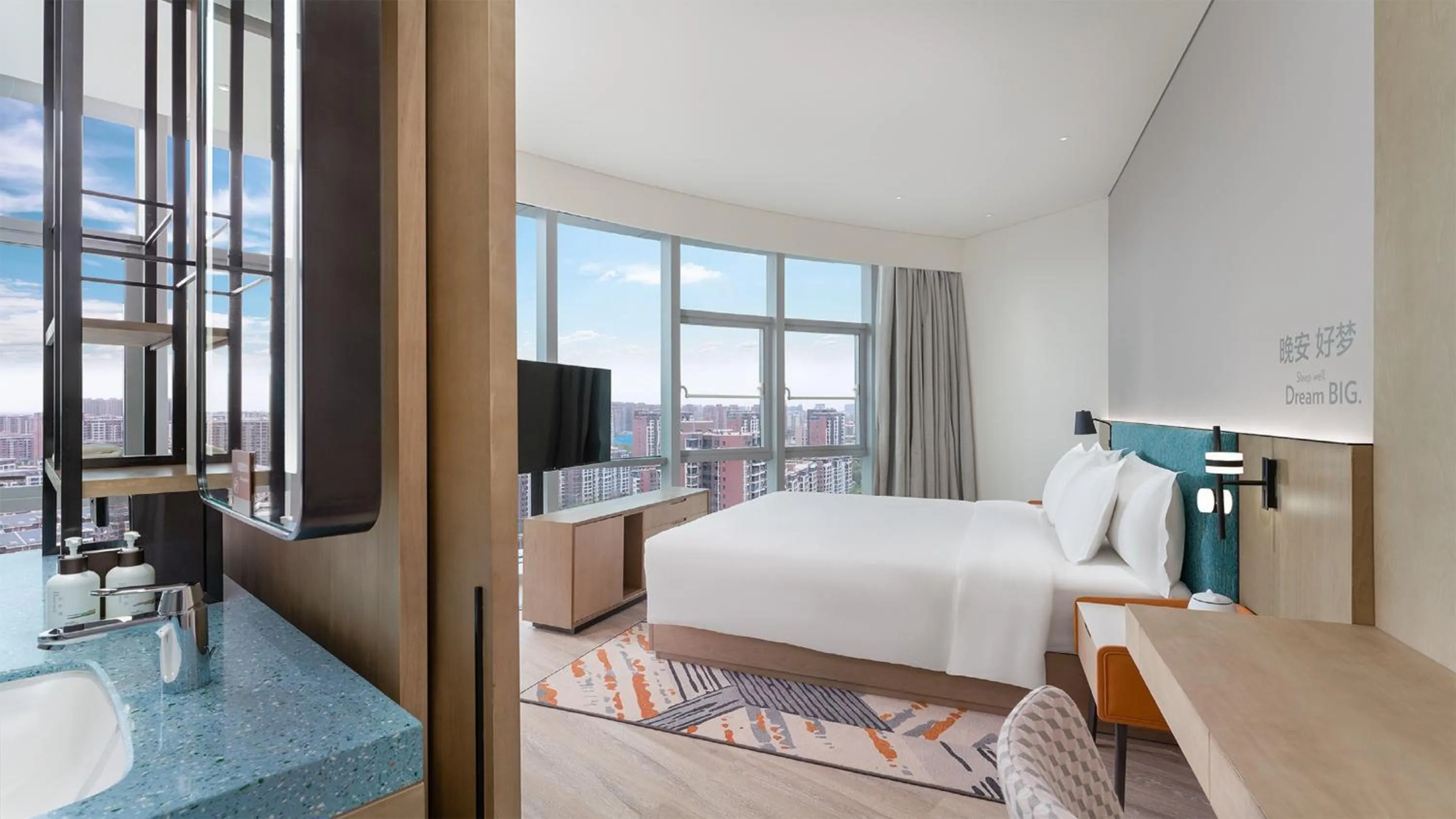 Photo of the whole room, Bed in EVEN Hotel Yinchuan Yuehai by IHG