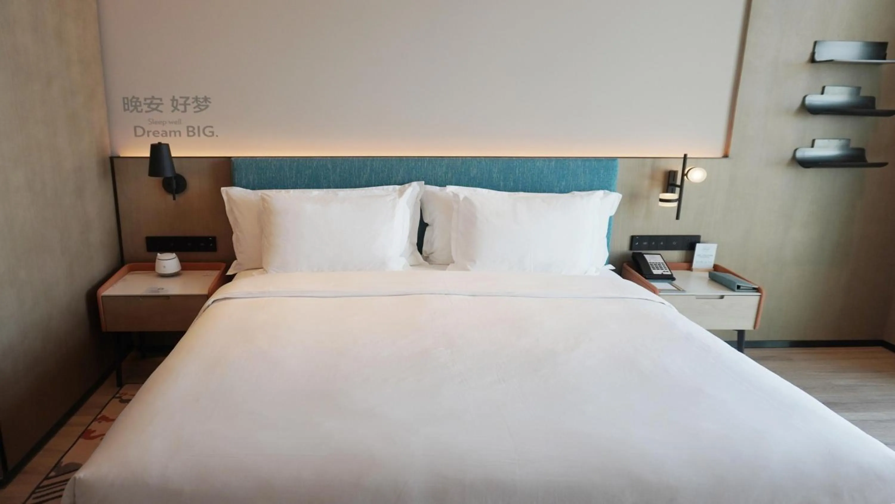 Photo of the whole room, Bed in EVEN Hotel Yinchuan Yuehai by IHG