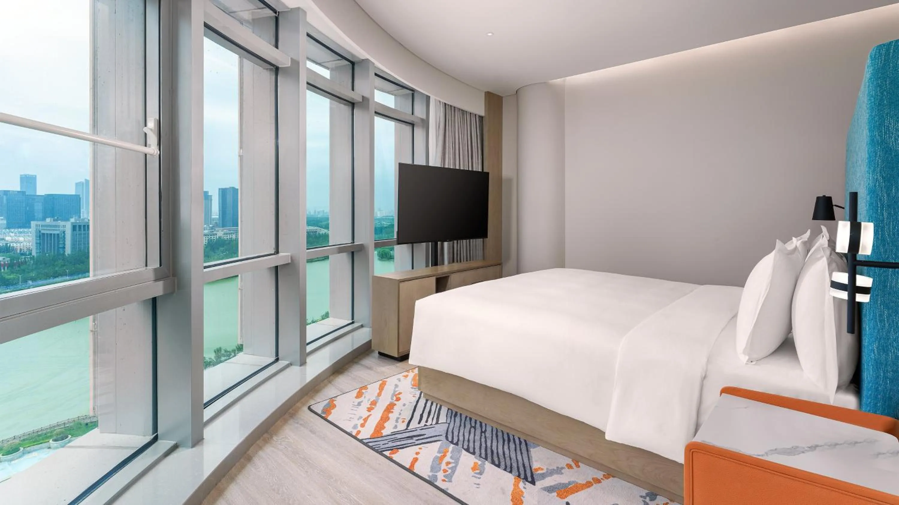 Photo of the whole room, Bed in EVEN Hotel Yinchuan Yuehai by IHG