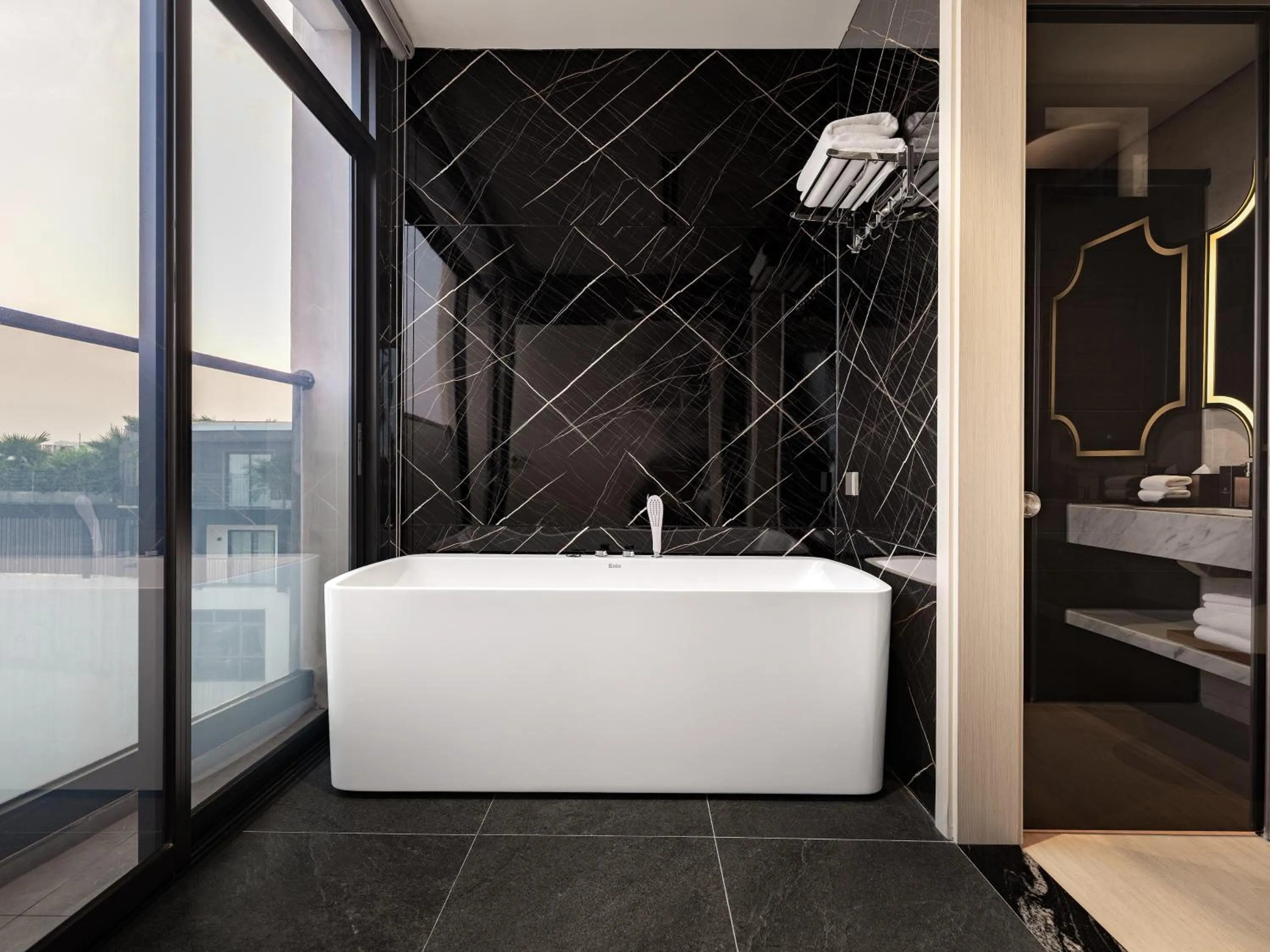 Bathroom in CLASSYC Hotel