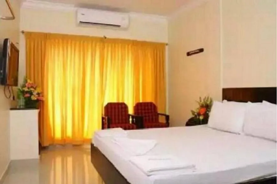 Bed in HOTEL BHARANI