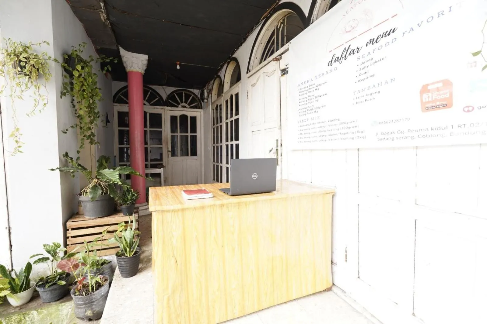 Lobby or reception in Hotel O Blio Guest House Syariah