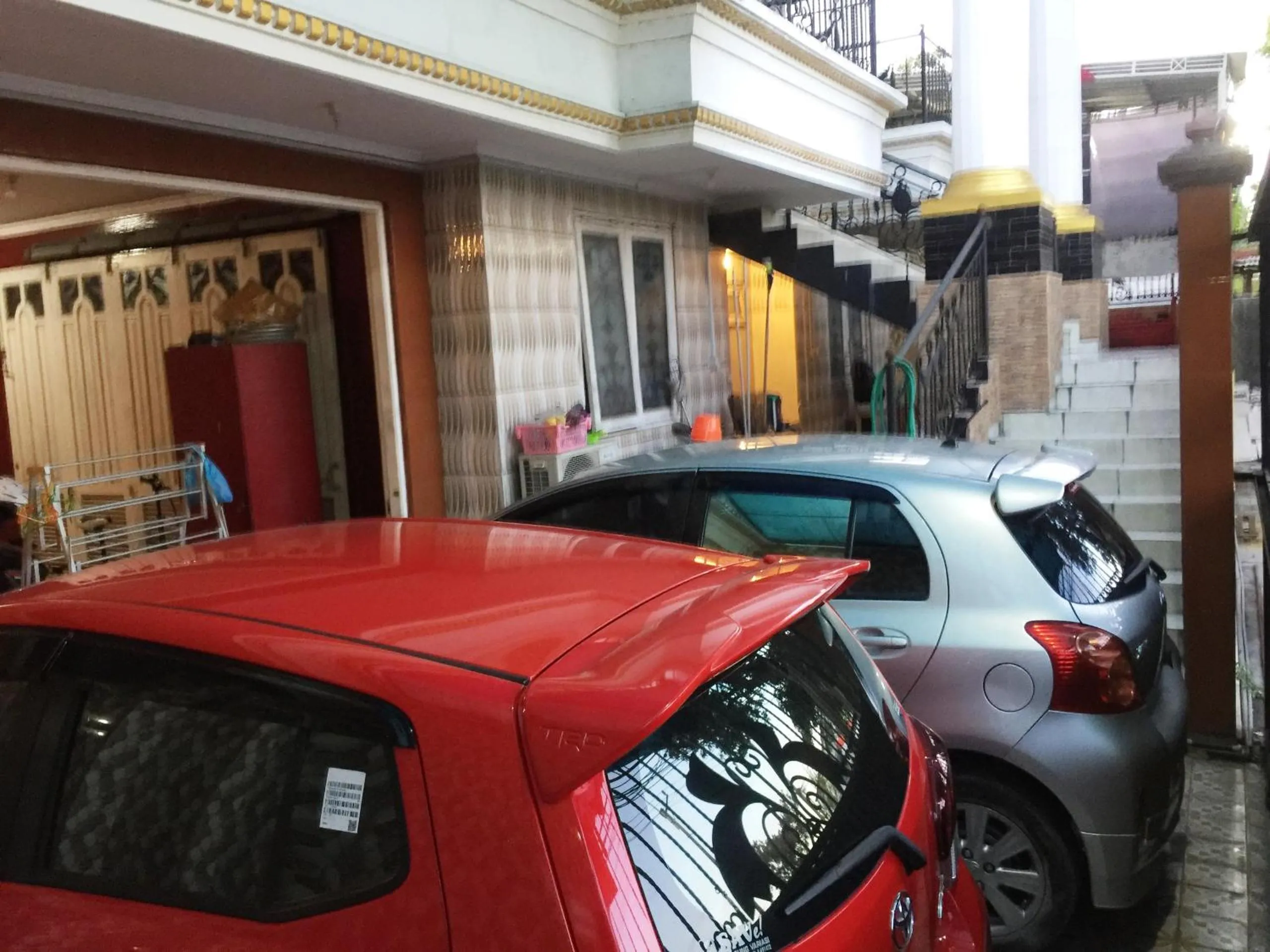 Lobby or reception in Hotel O Guest House Bu Iin Syariah