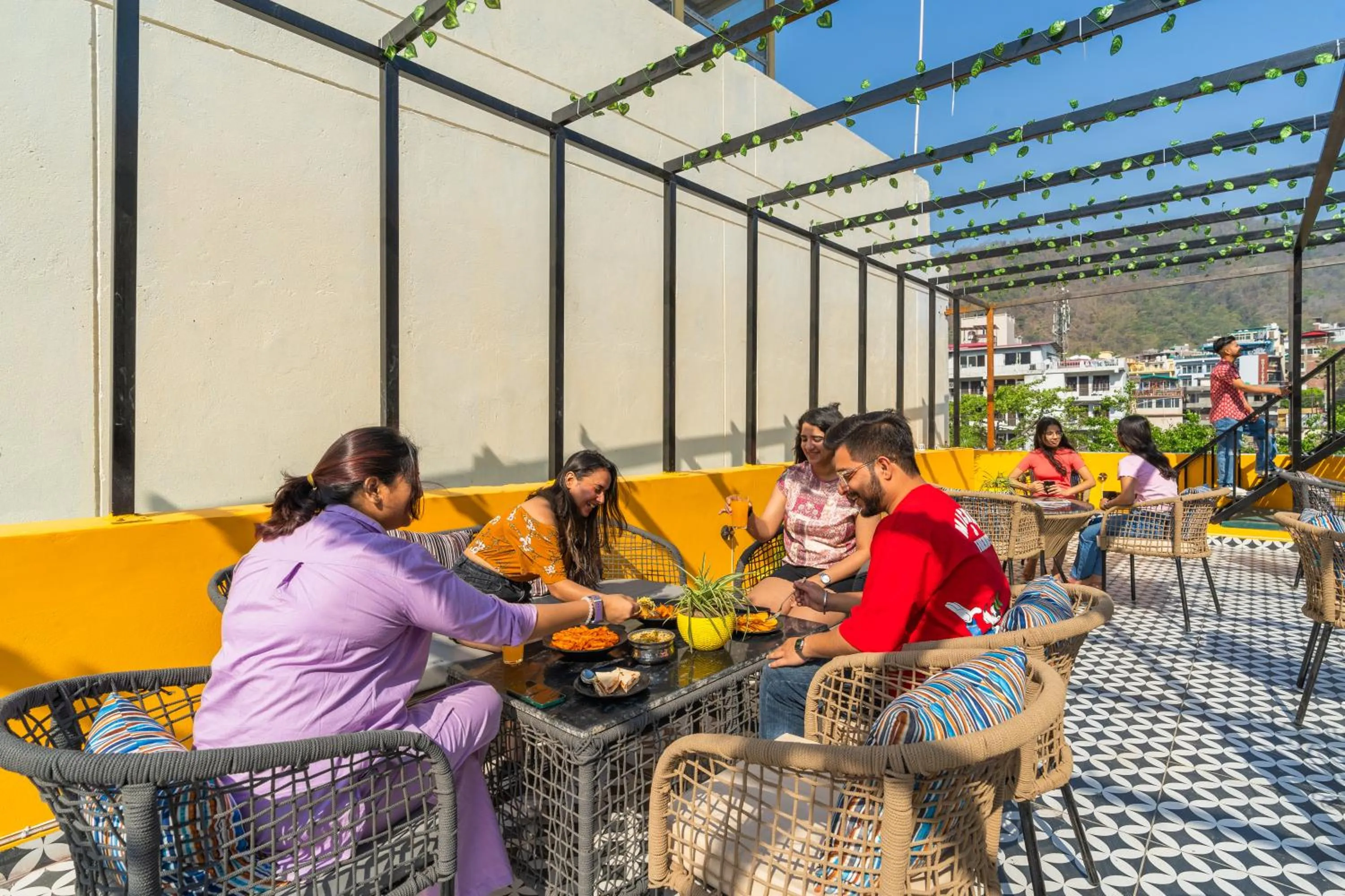 Restaurant/places to eat in The Social Stays Rishikesh