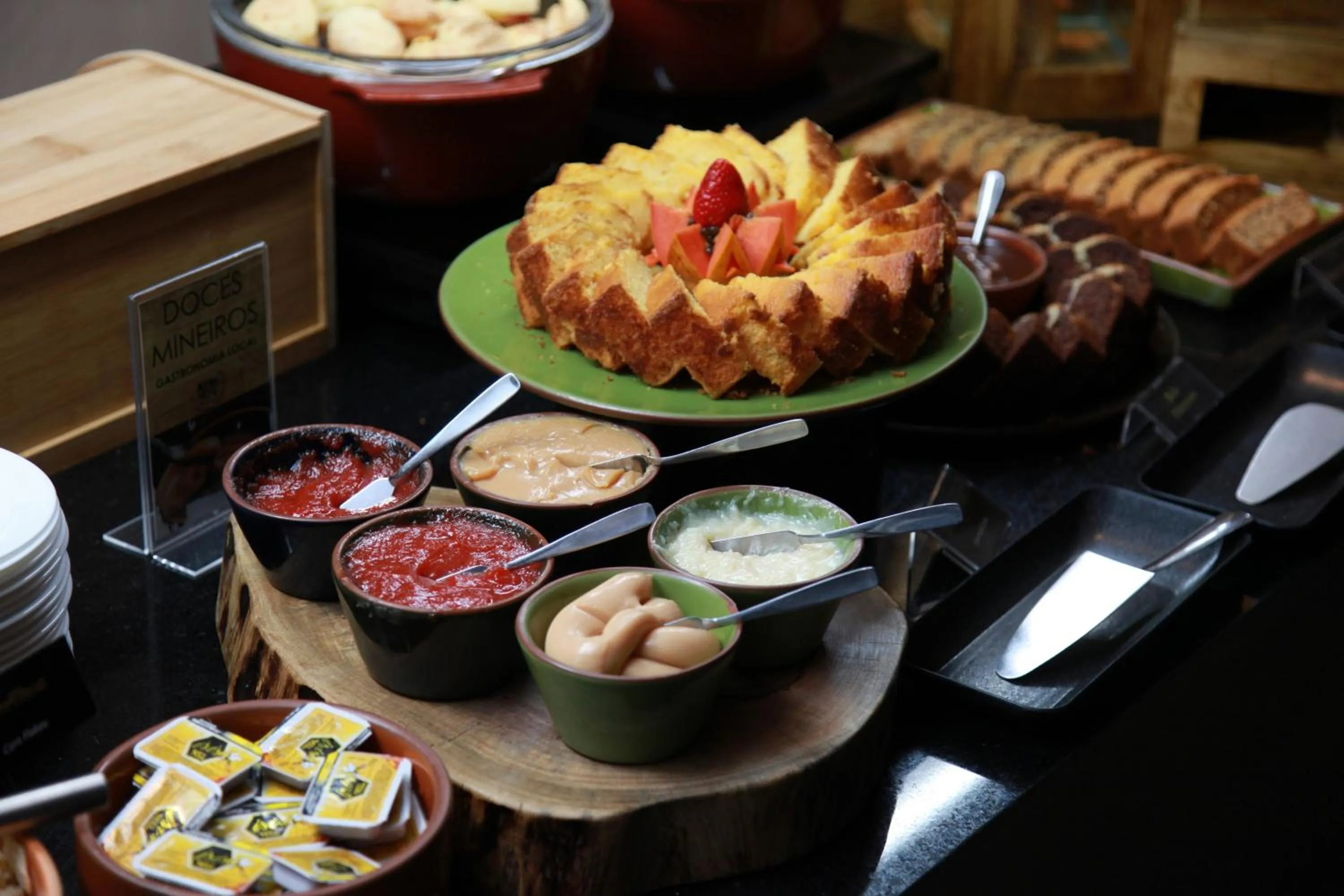 Buffet breakfast in Mercure Belo Horizonte Lourdes