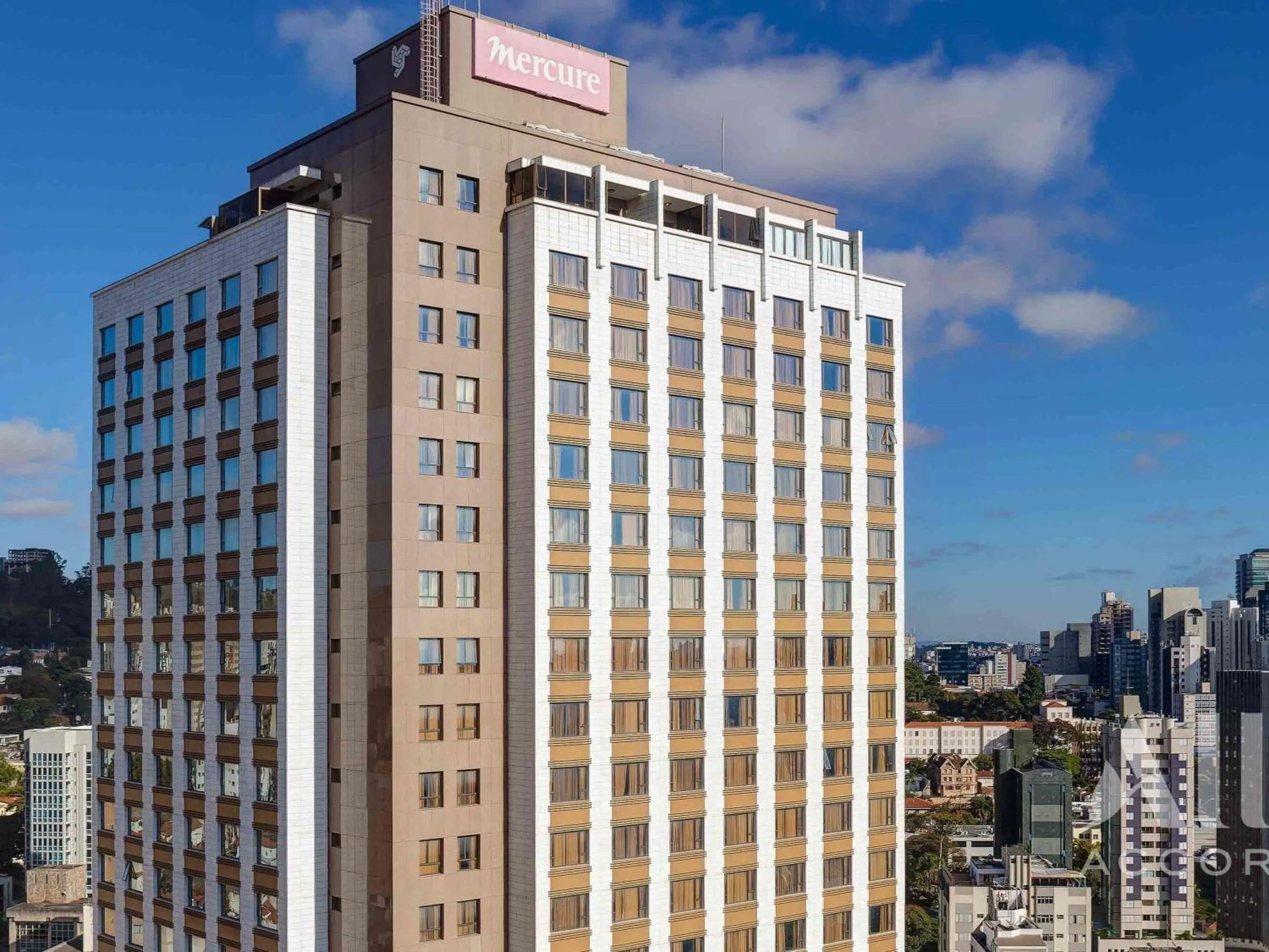 Property building in Mercure Belo Horizonte Lourdes