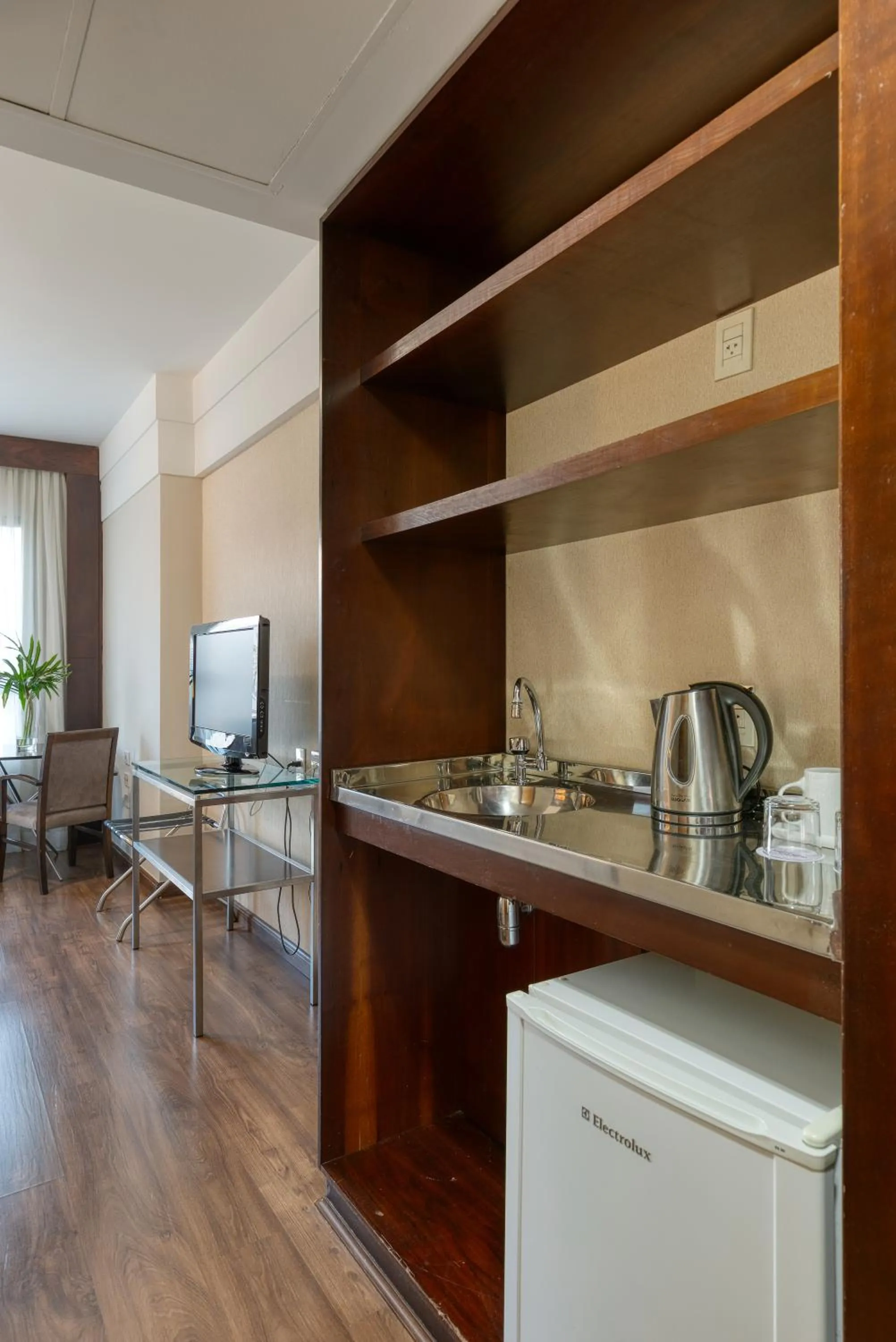 Coffee/tea facilities in Mercure Belo Horizonte Lourdes