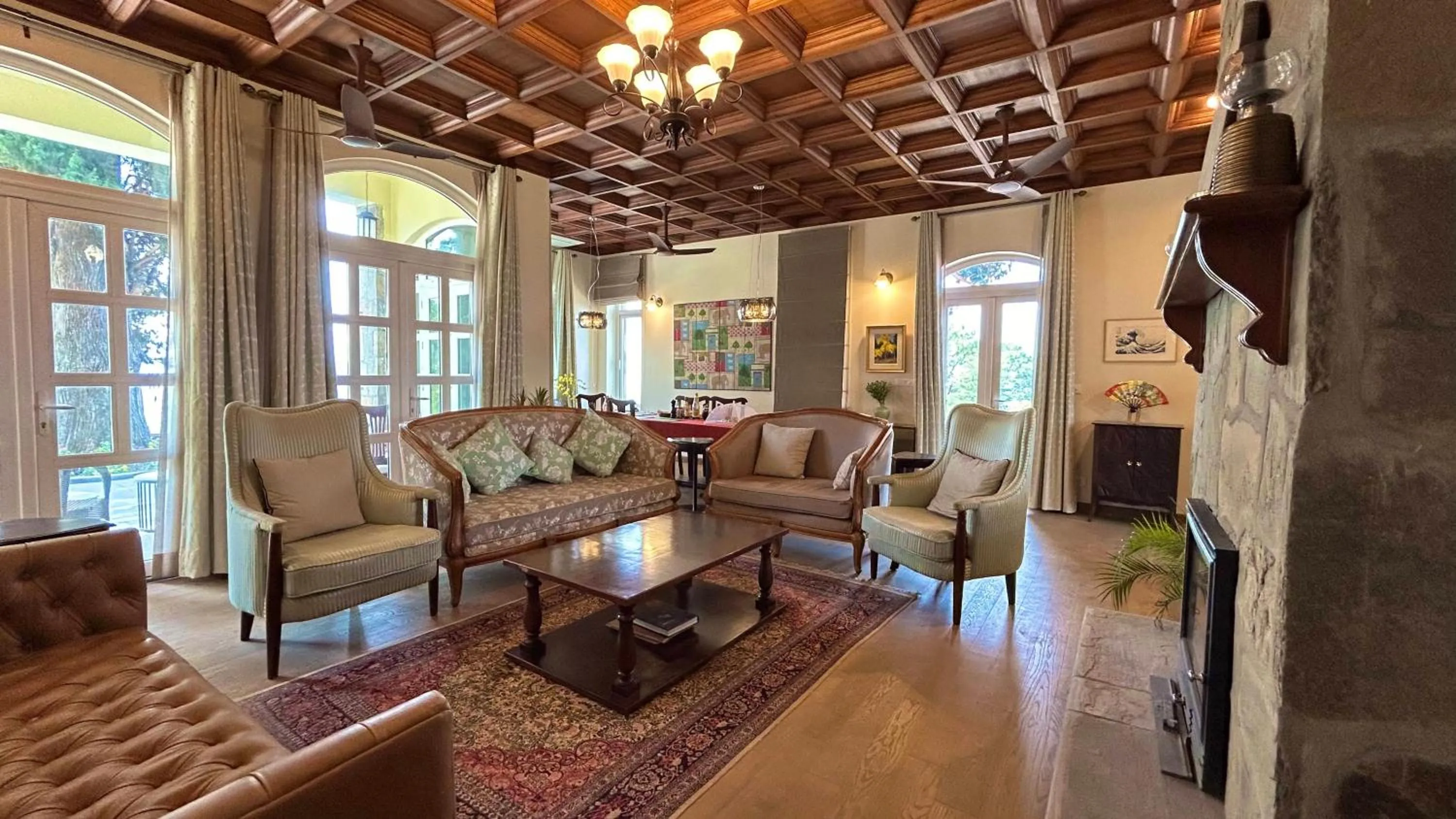 Communal lounge/ TV room in The Magnolia Lodge