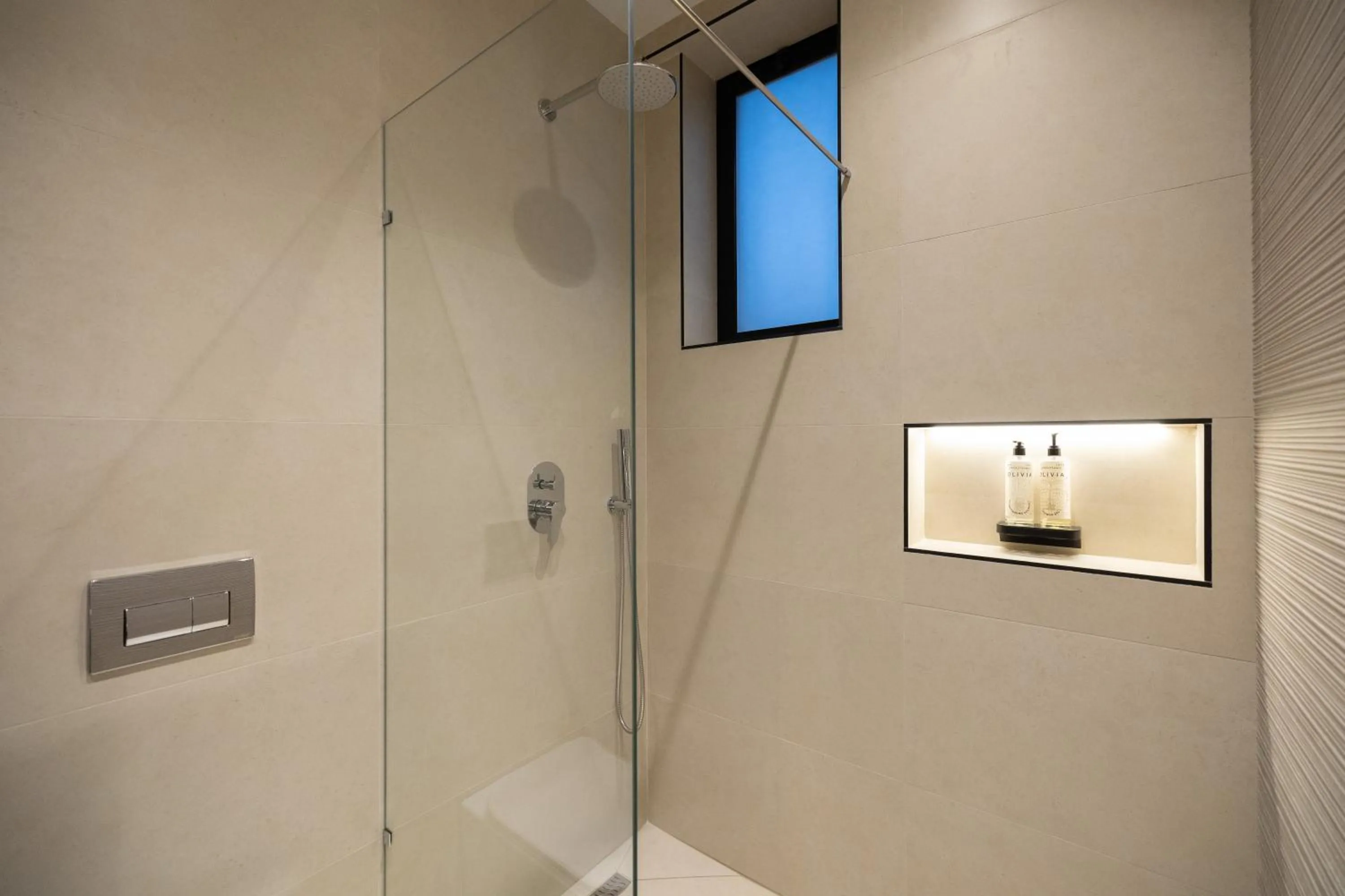 Shower in Hotel Beke