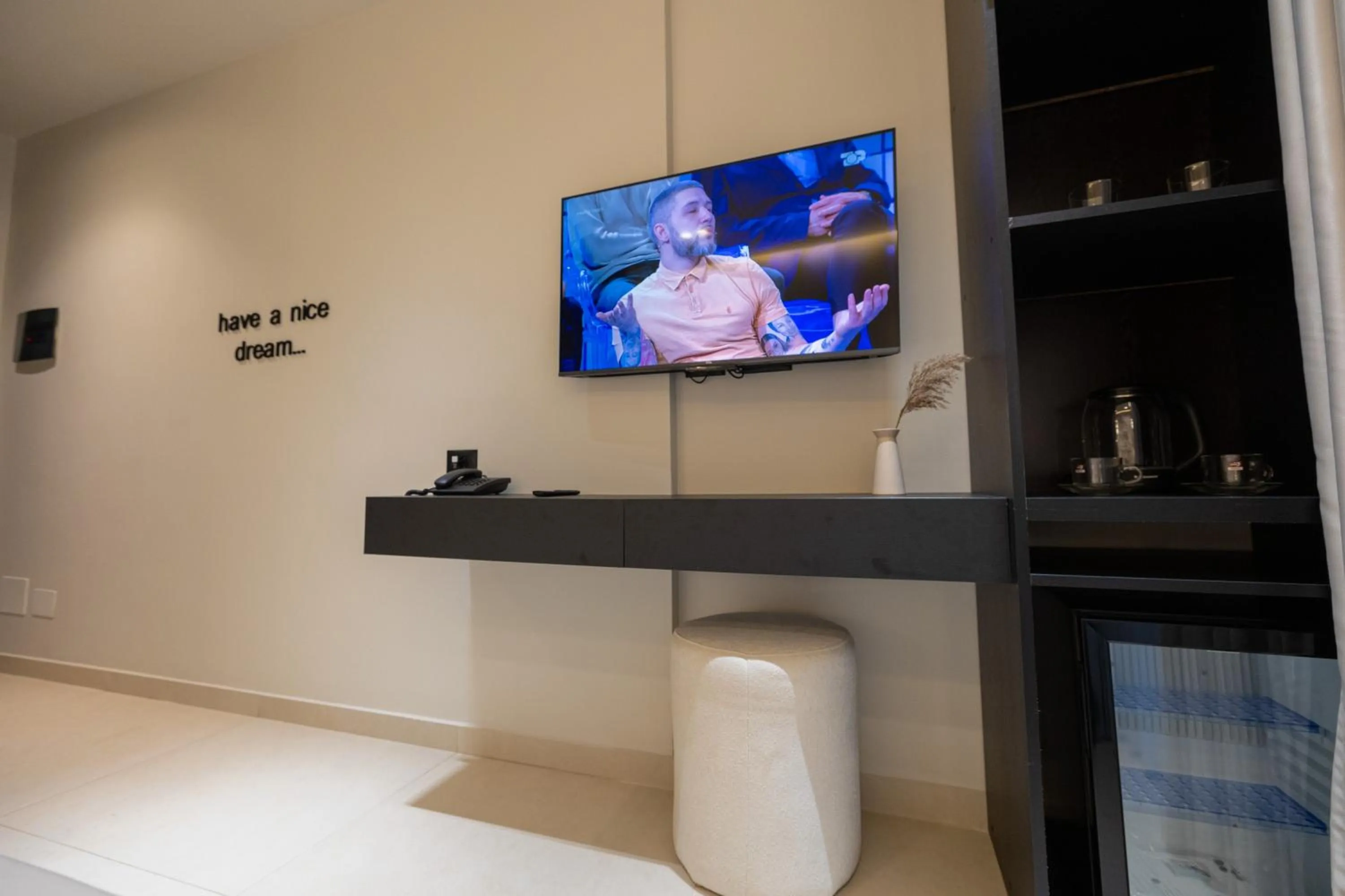 TV and multimedia in Hotel Beke