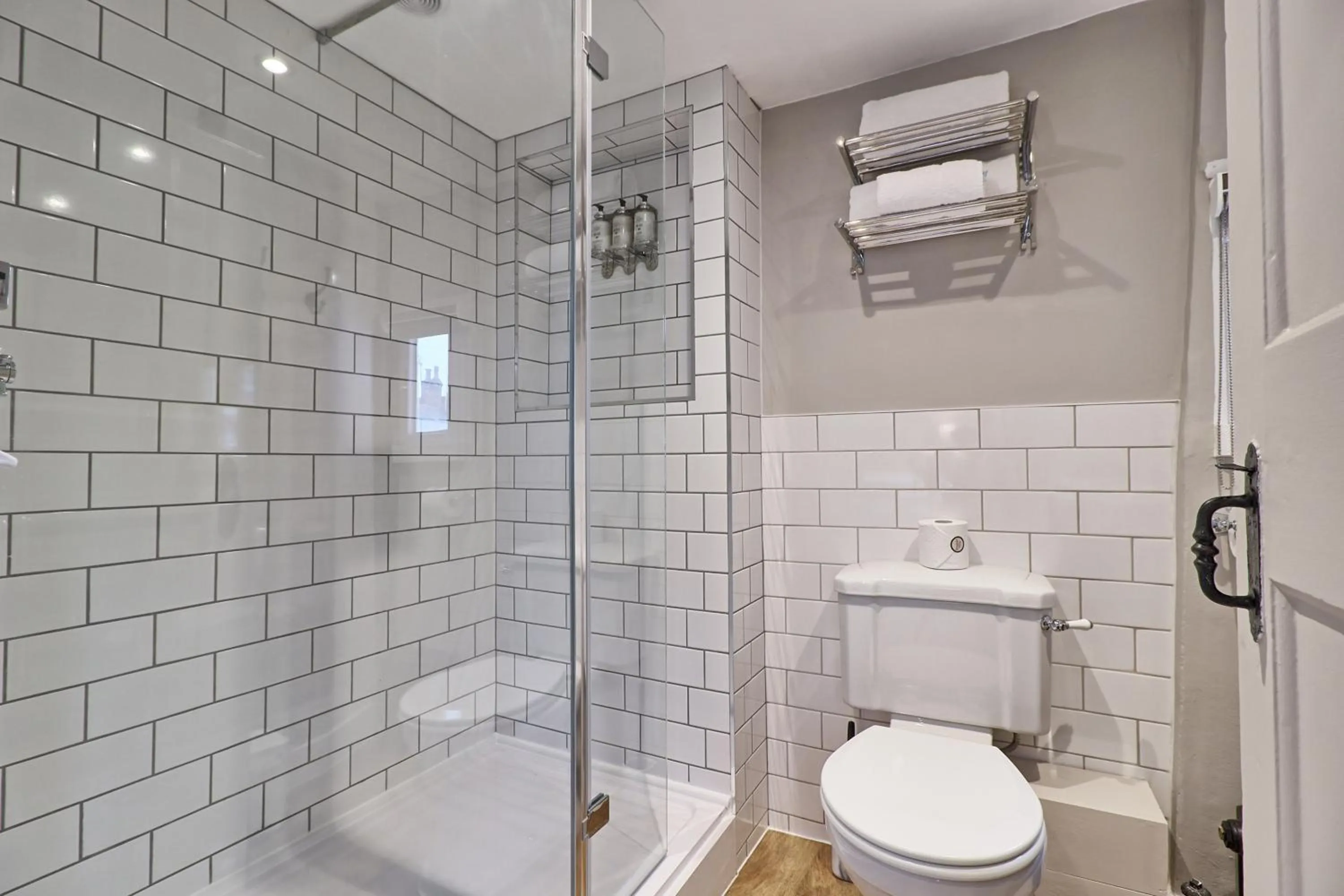 Shower in Ranfield's Brasserie Hotel Rooms