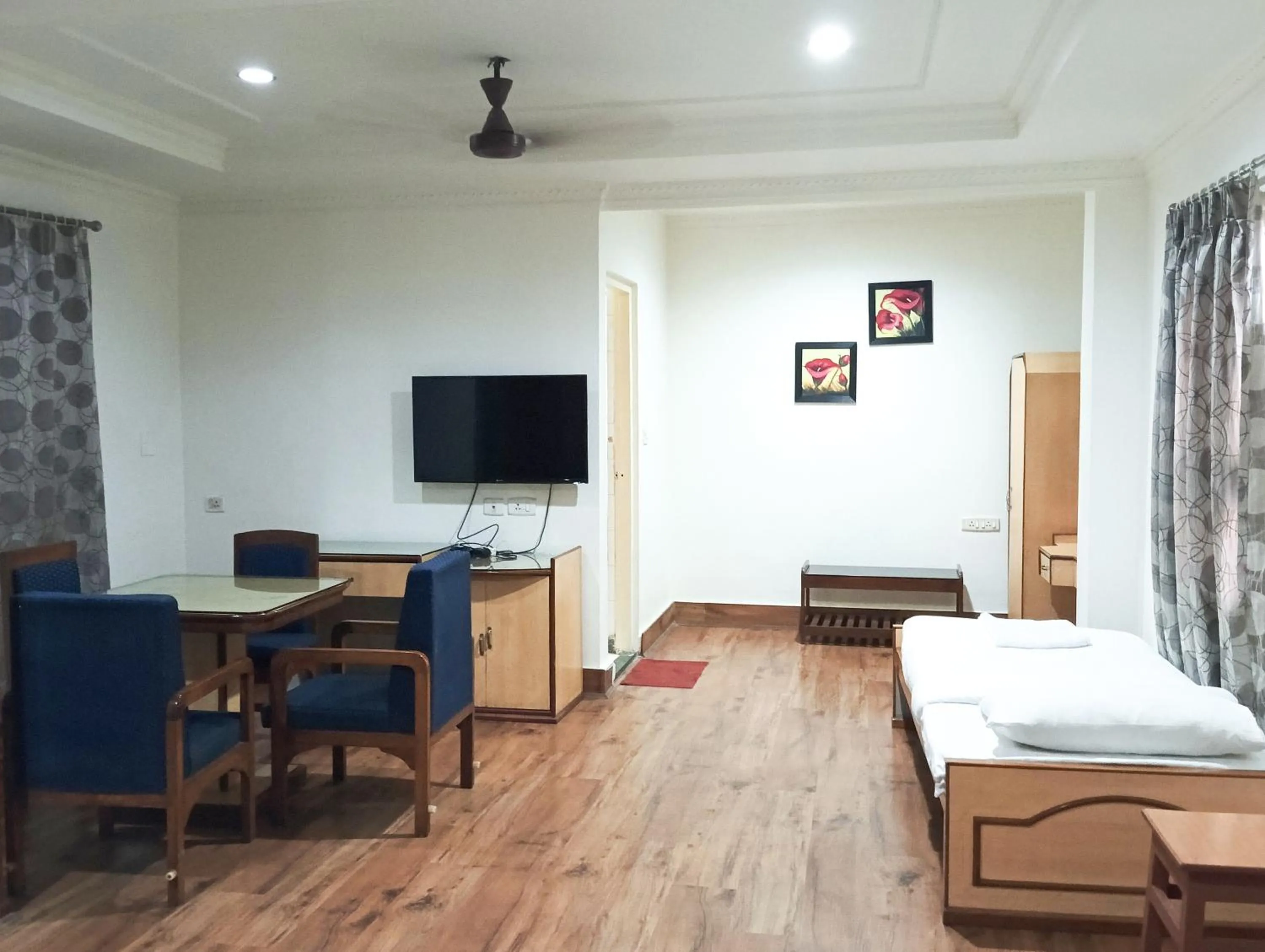 Bed in Hotel Vinayak