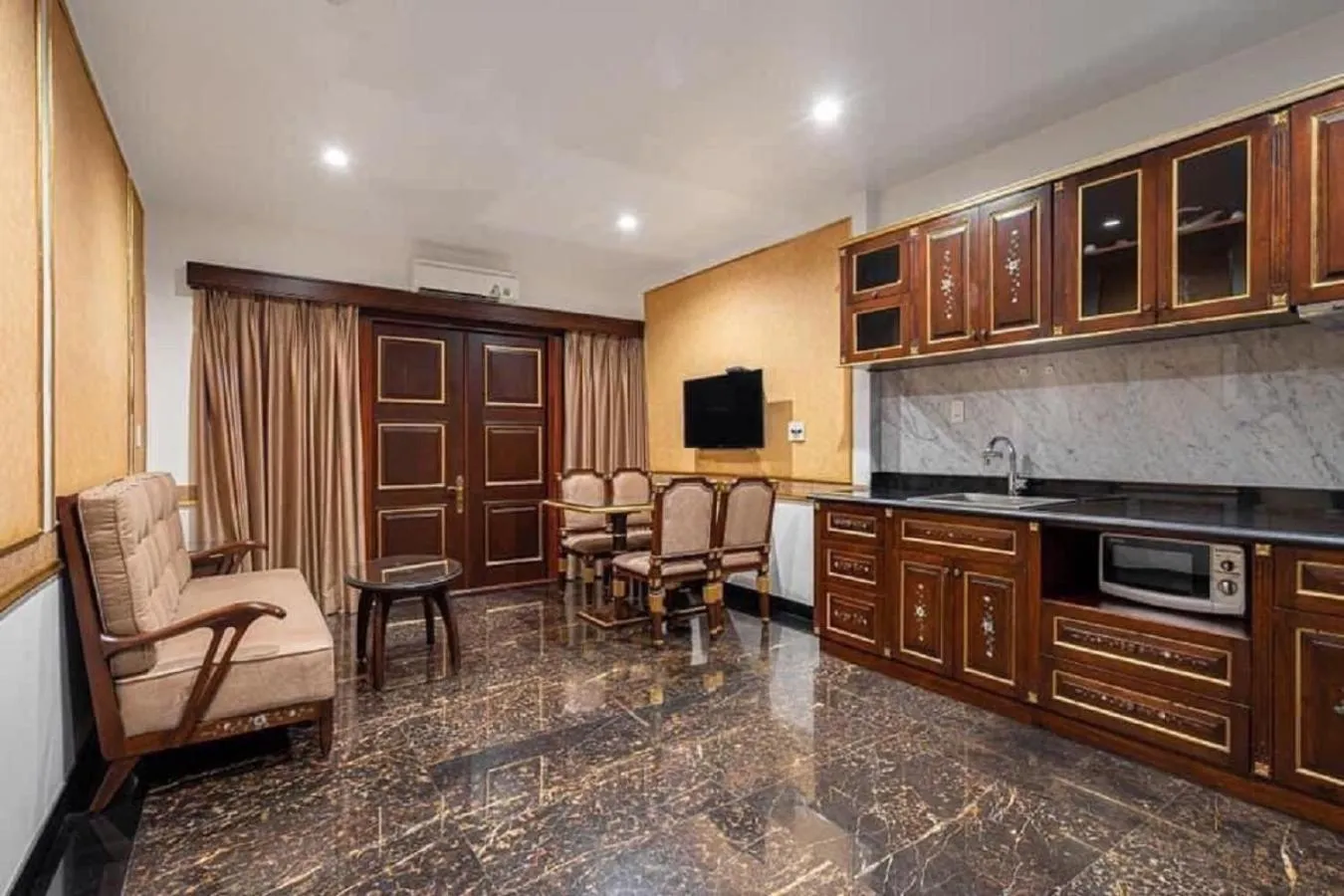 TV and multimedia in Nicecy Hotel - Apartment Sai Gon City