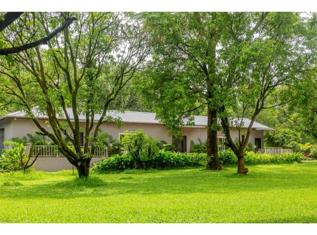 Garden in River Estates Resort, Restaurant & Spa by Vibescapes