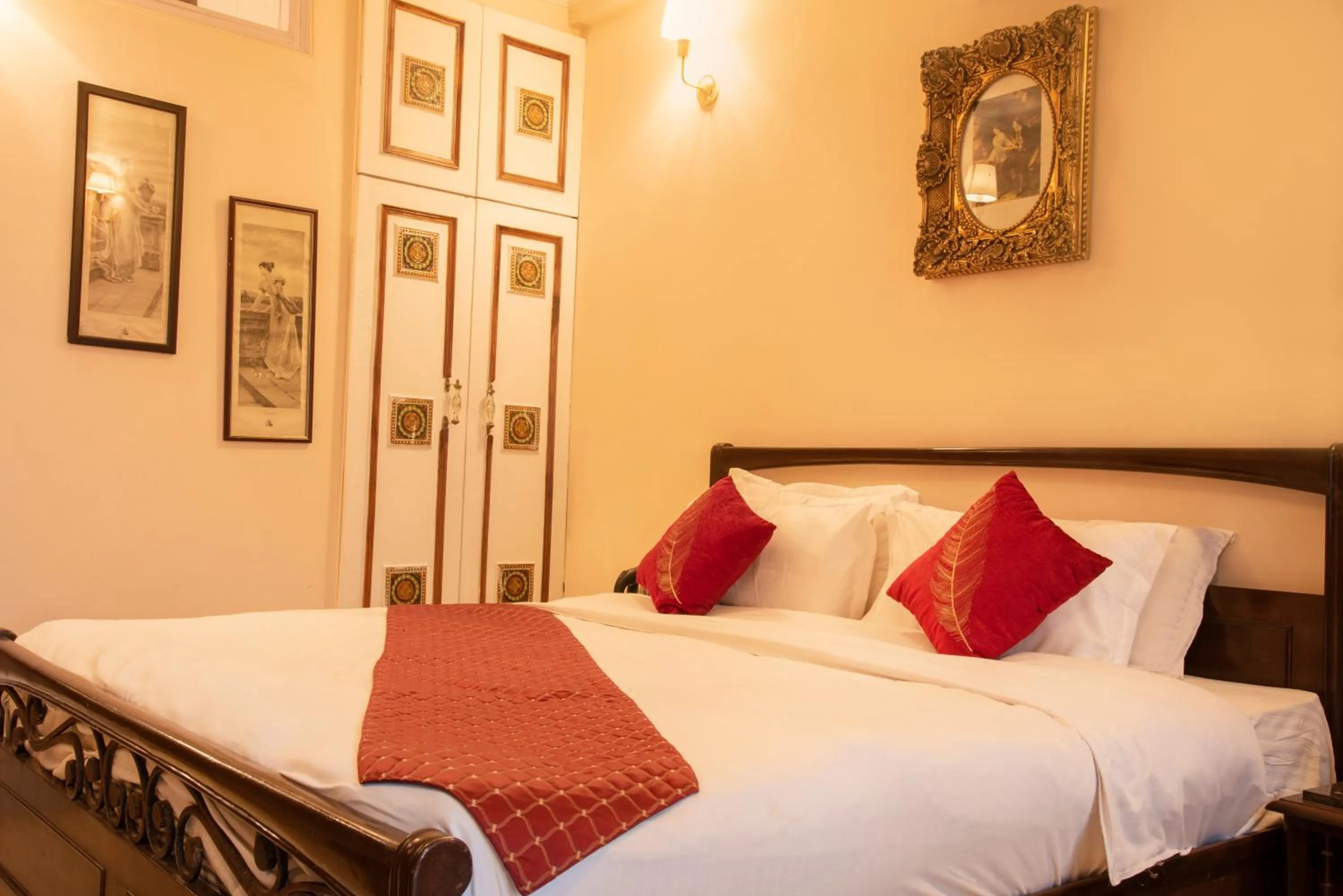 Bed in Shimla British Resort