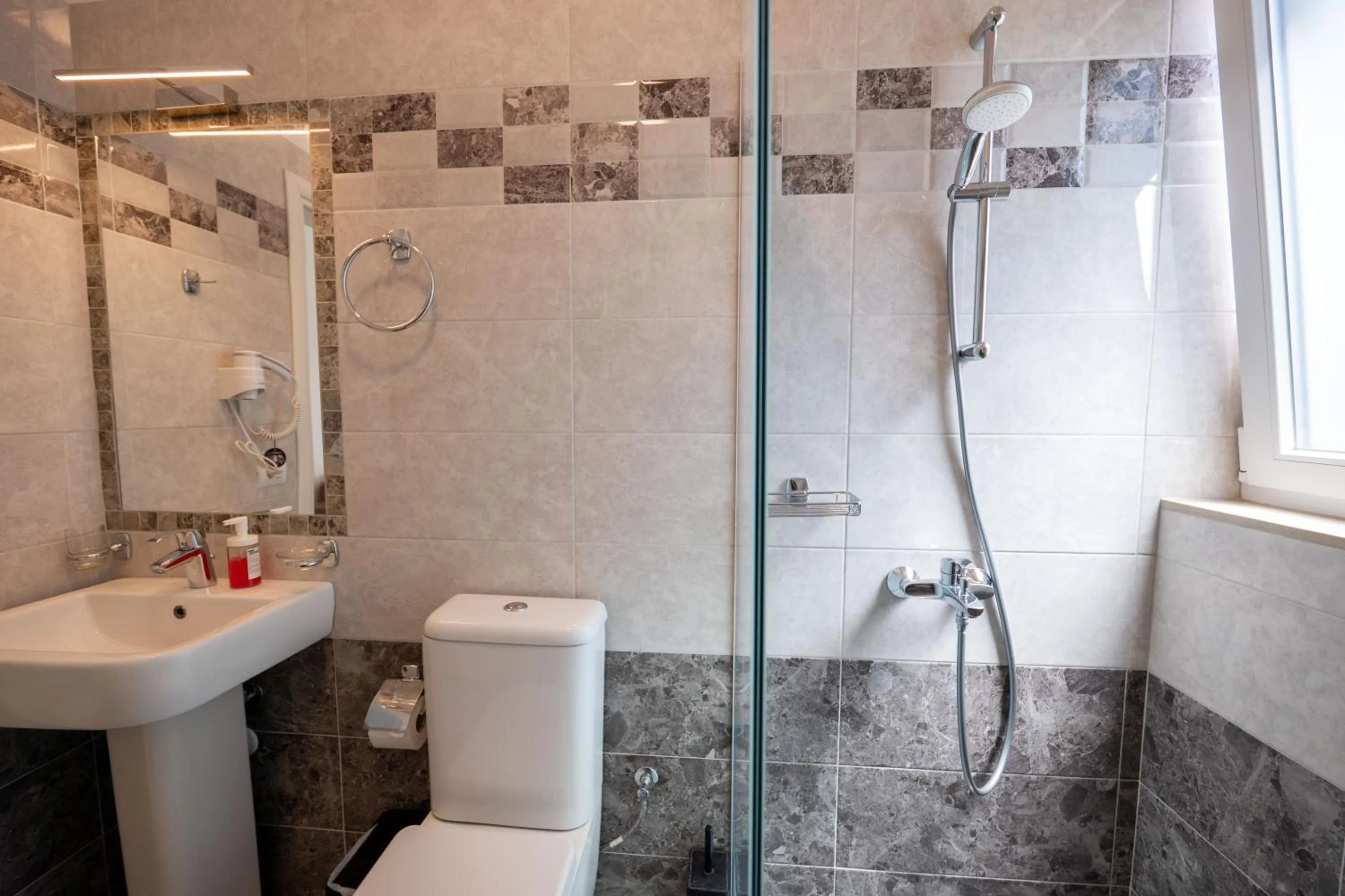 Shower in Golden Hotel