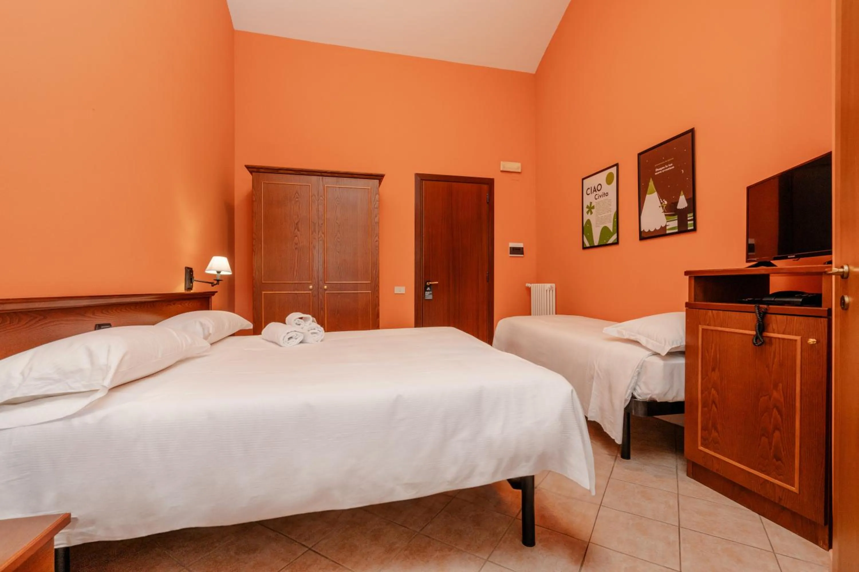 TV and multimedia, Bed in Hotel Altevie