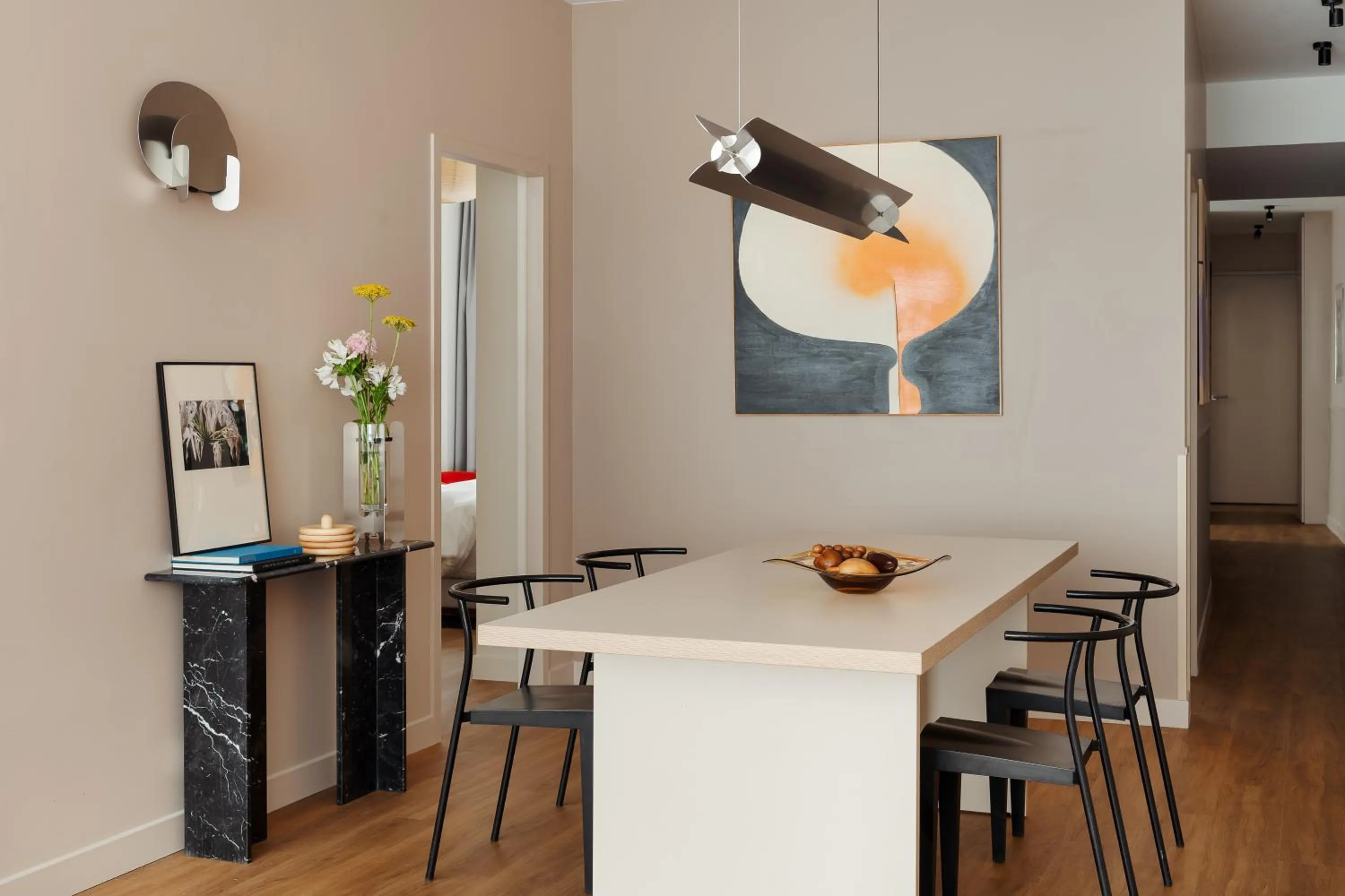Dining area in Edgar Suites Marais - Temple