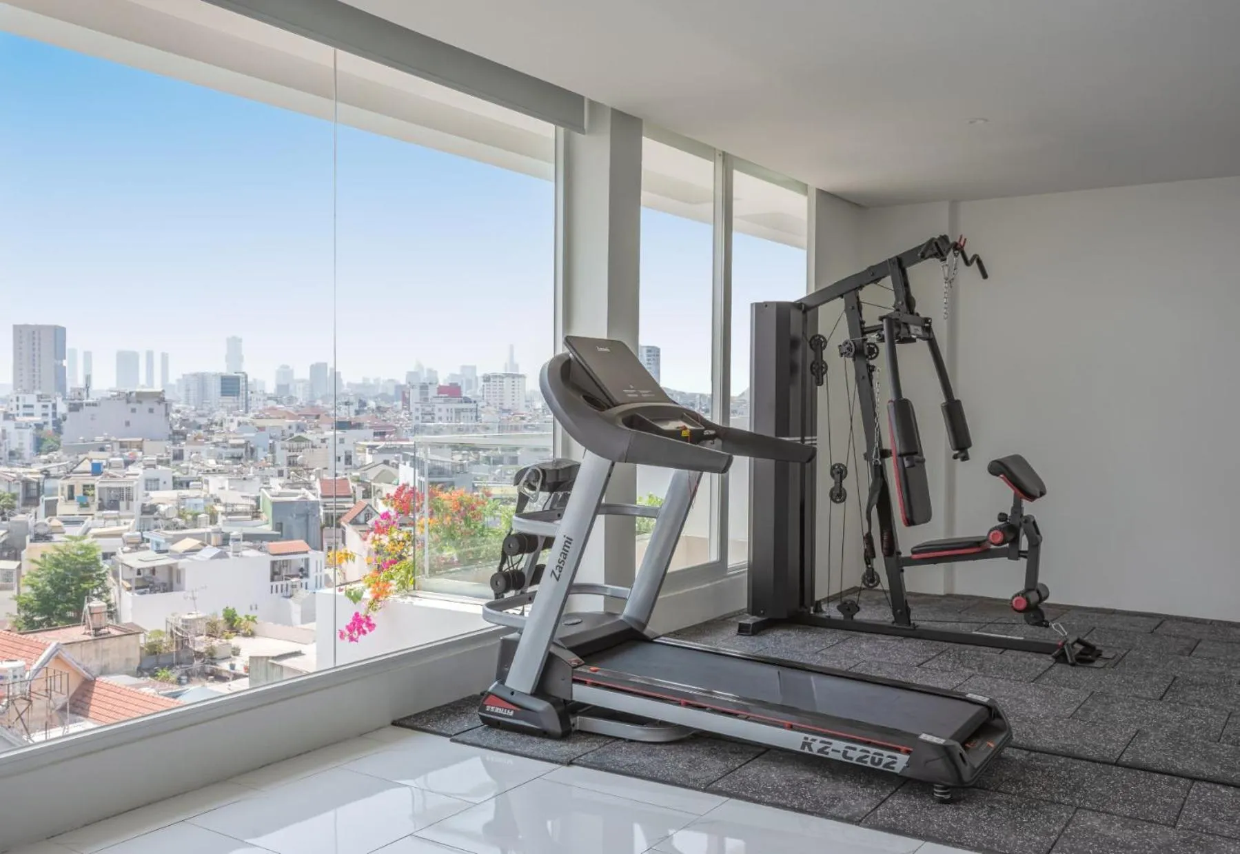 Fitness centre/facilities in M Village Nguyễn Kiệm - Cosmo Airport Hotel