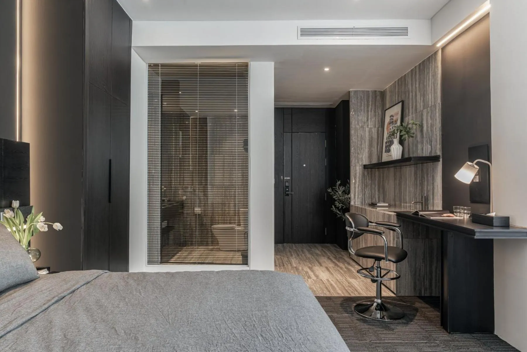 Coffee/tea facilities, Bed in M Village Nguyễn Kiệm - Cosmo Airport Hotel