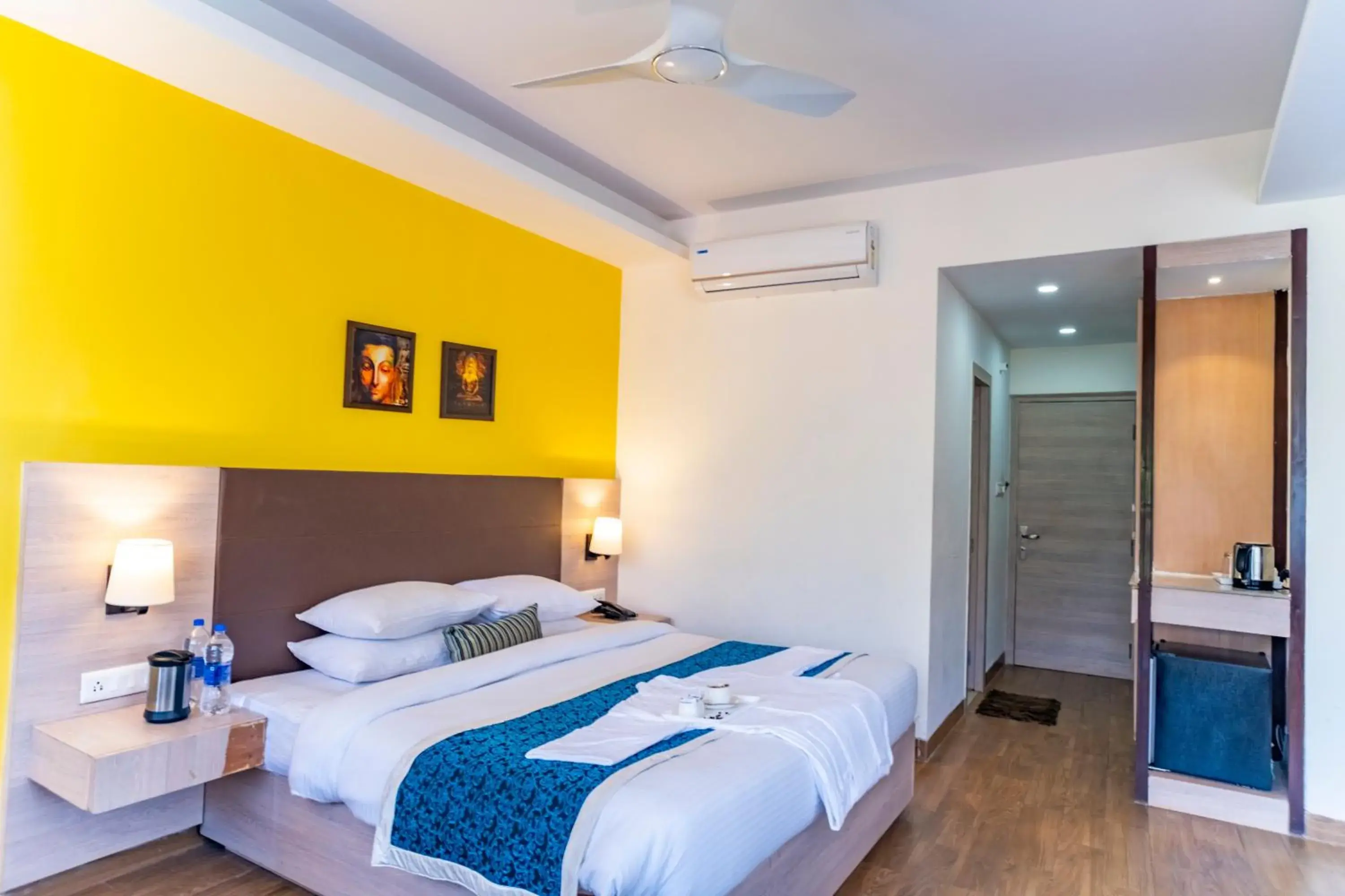 Economy Double Room in Hotel Bob's N Barley Luxury Room Best Hotel in McLeod Ganj Economy Double Room in Hotel Bob's N Barley Luxury Room Best Hotel in McLeod Ganj