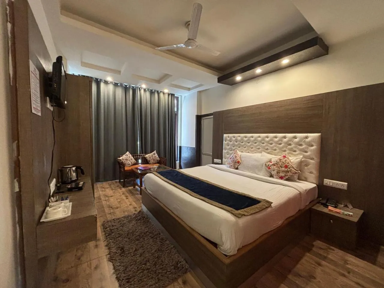 Bedroom, Bed in Hotel Bob's N Barley Luxury Room Best Hotel in McLeod Ganj