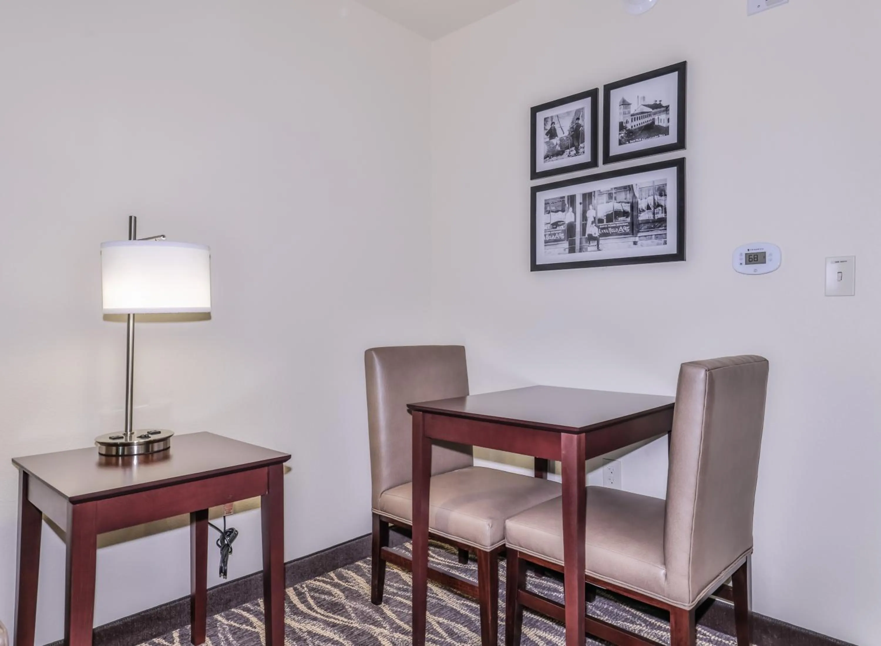 Dining area in Cobblestone Hotel & Suites - Rhinelander