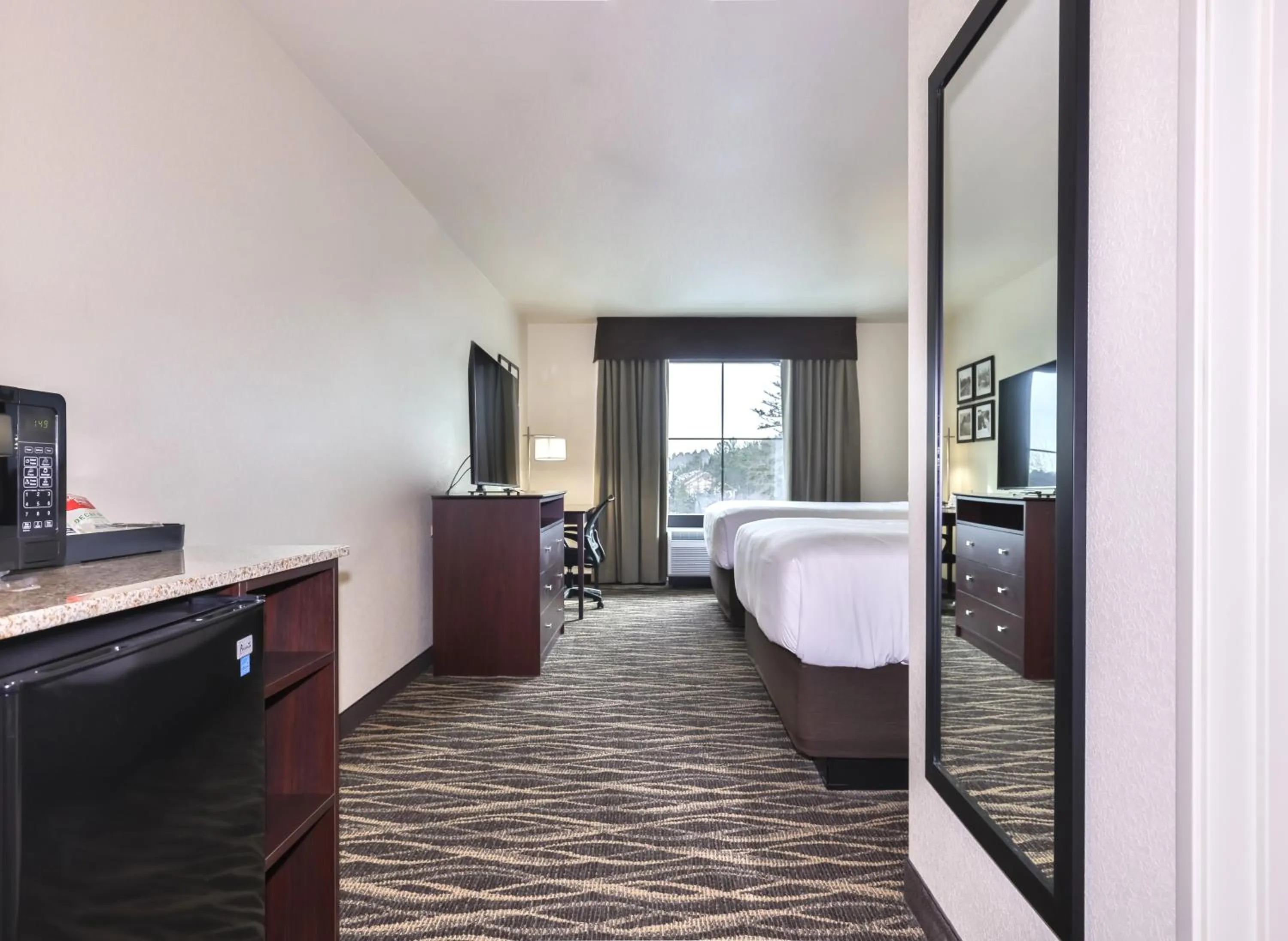 Photo of the whole room, Bed in Cobblestone Hotel & Suites - Rhinelander