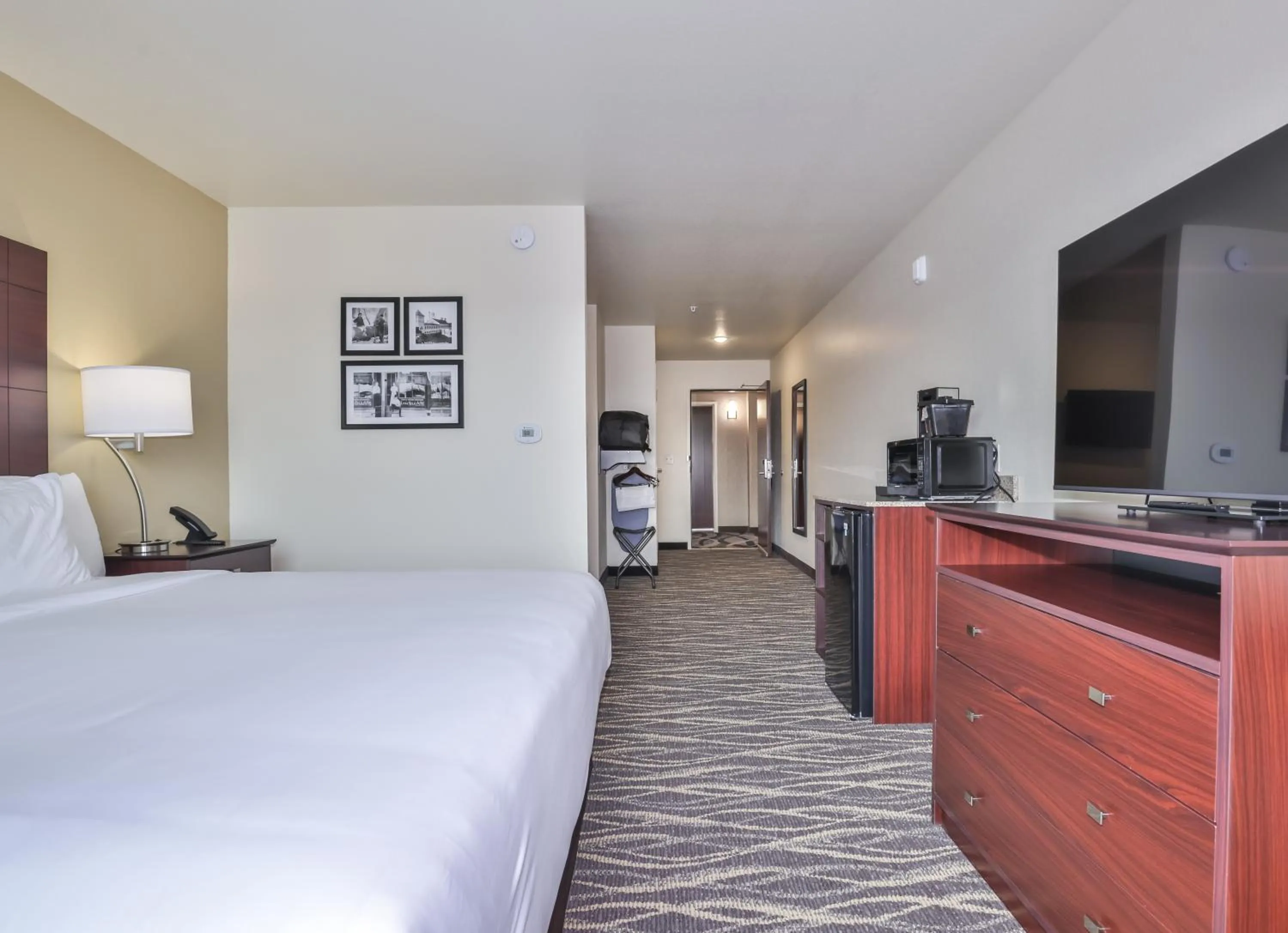 Bedroom, Bed in Cobblestone Hotel & Suites - Rhinelander