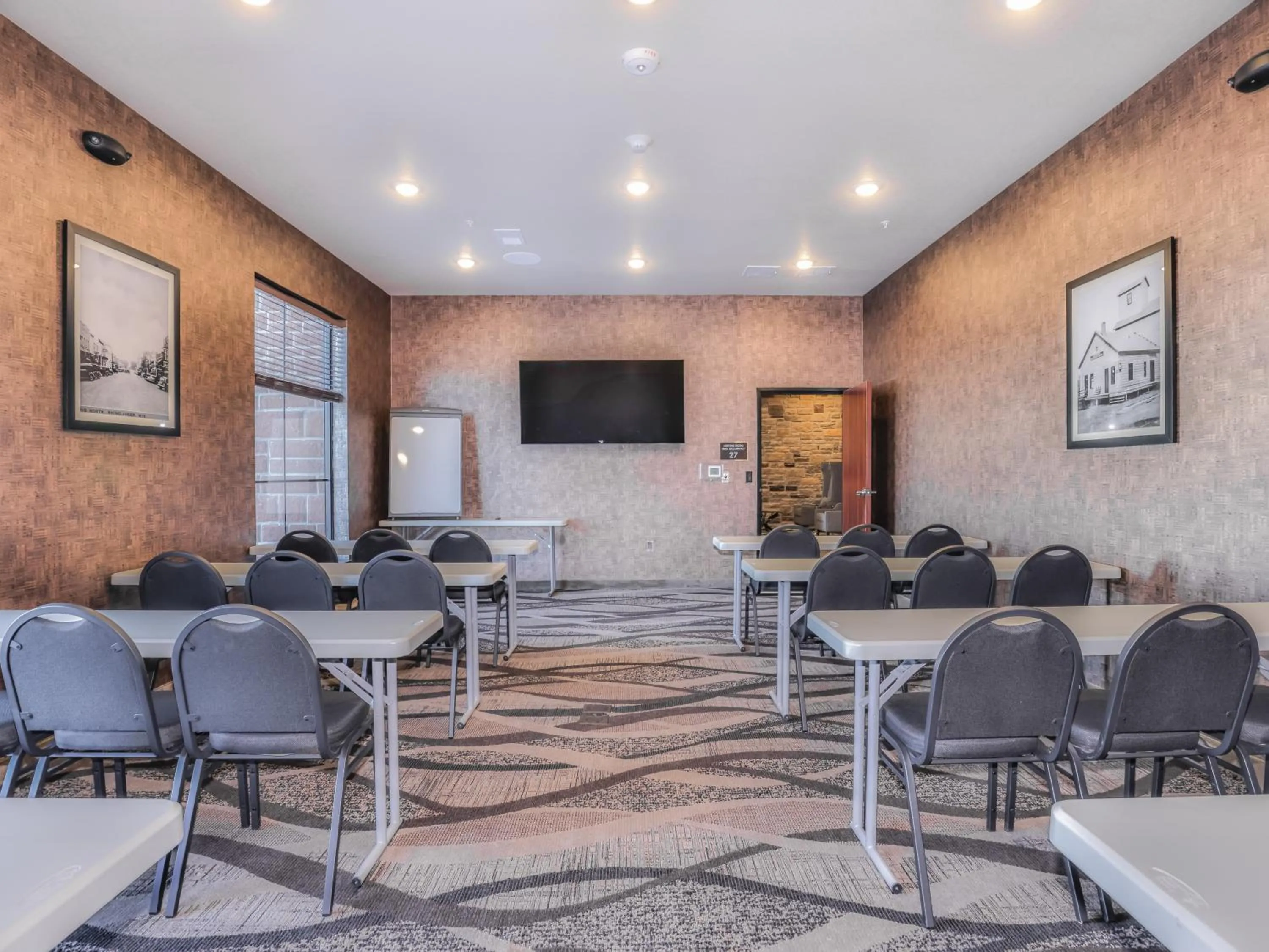 Meeting/conference room in Cobblestone Hotel & Suites - Rhinelander