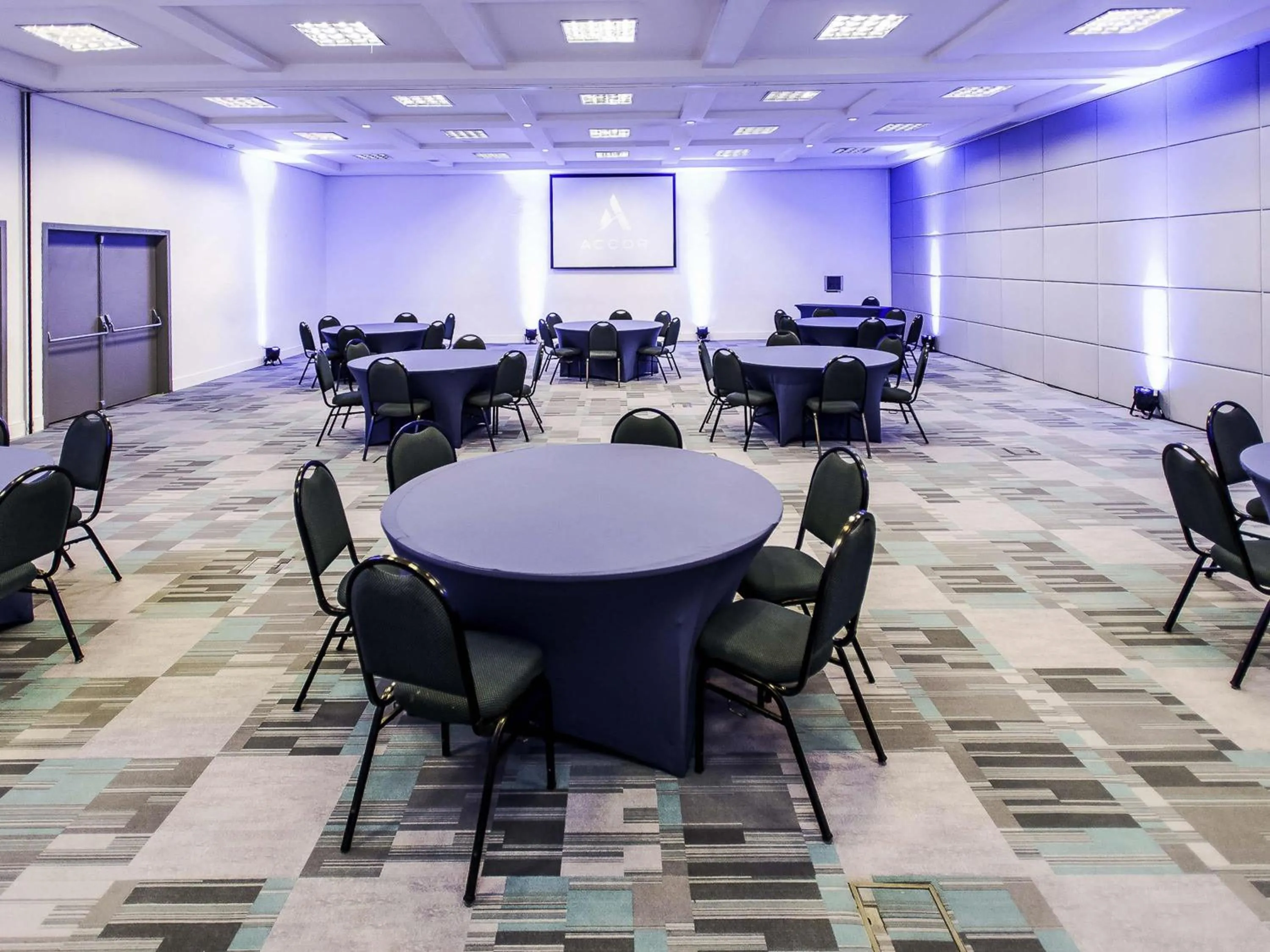 Meeting/conference room in Novotel Porto Alegre Tres Figueiras