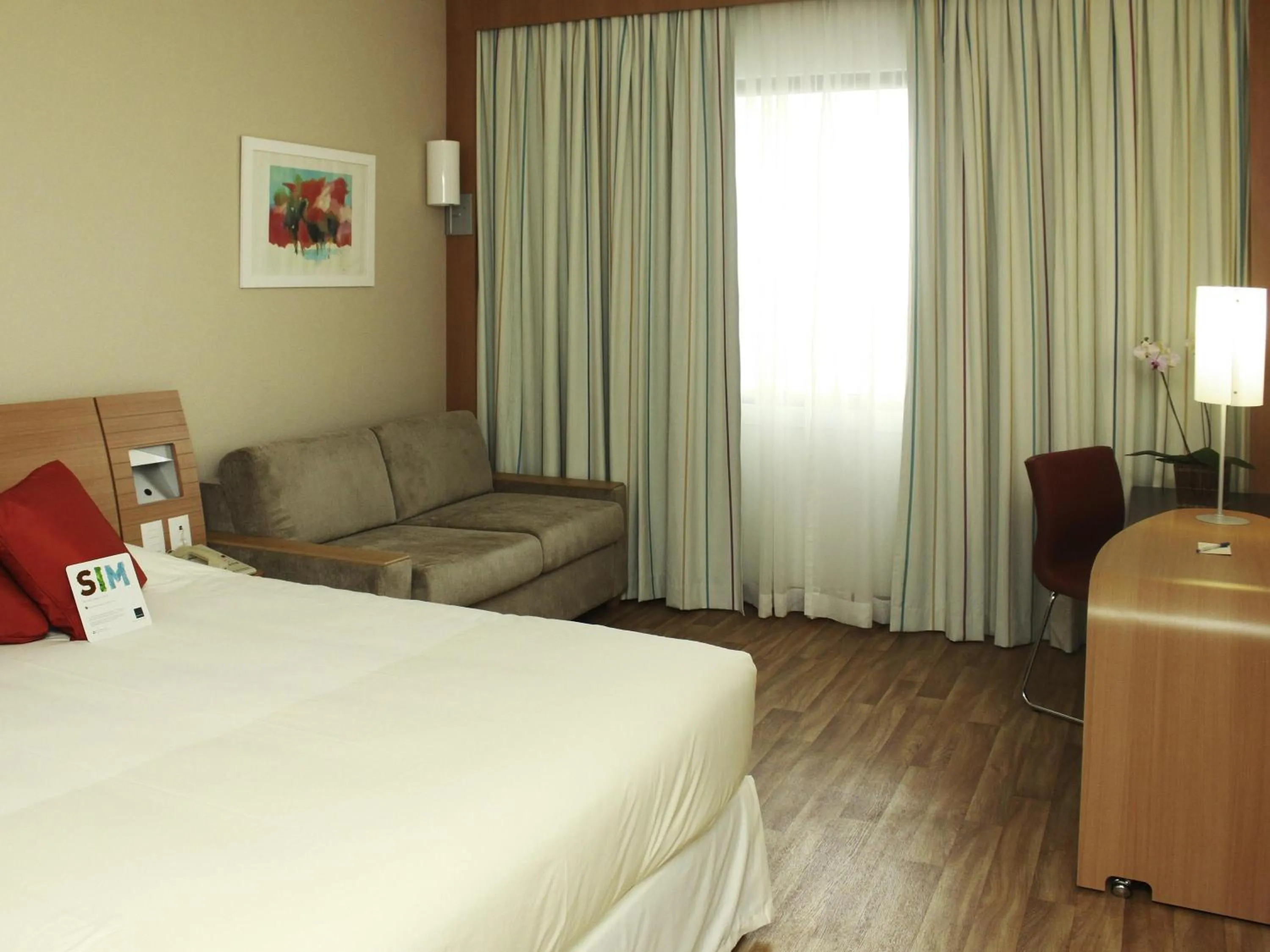 Bedroom, Bed in Novotel Porto Alegre Tres Figueiras