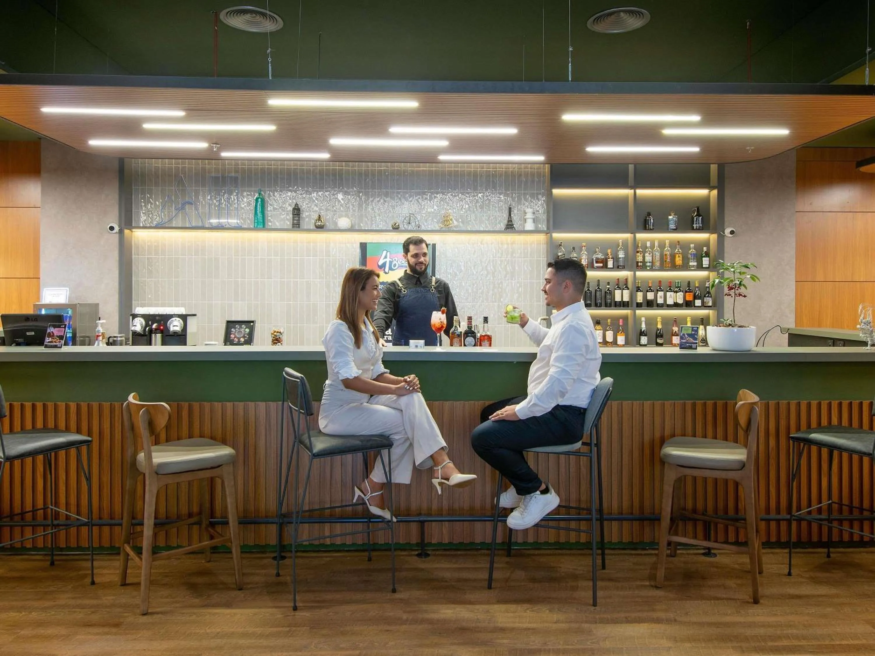 Lounge or bar in Novotel Porto Alegre Tres Figueiras