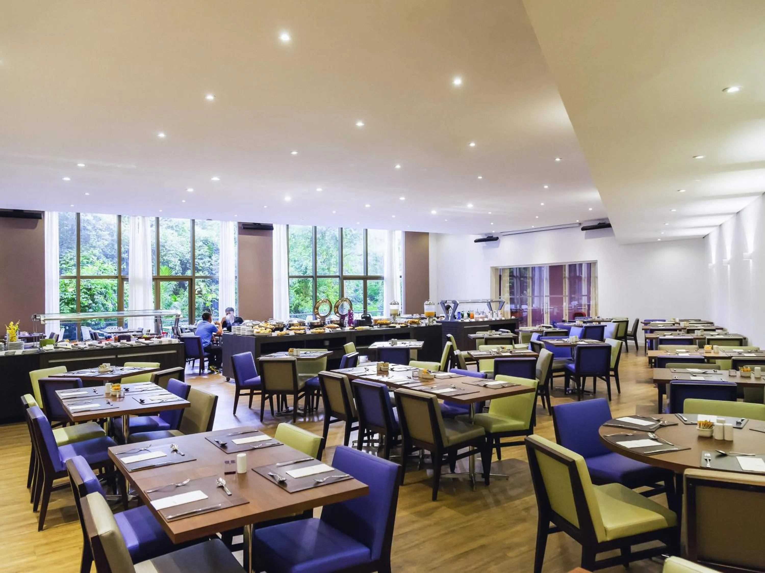 Restaurant/places to eat in Novotel Porto Alegre Tres Figueiras