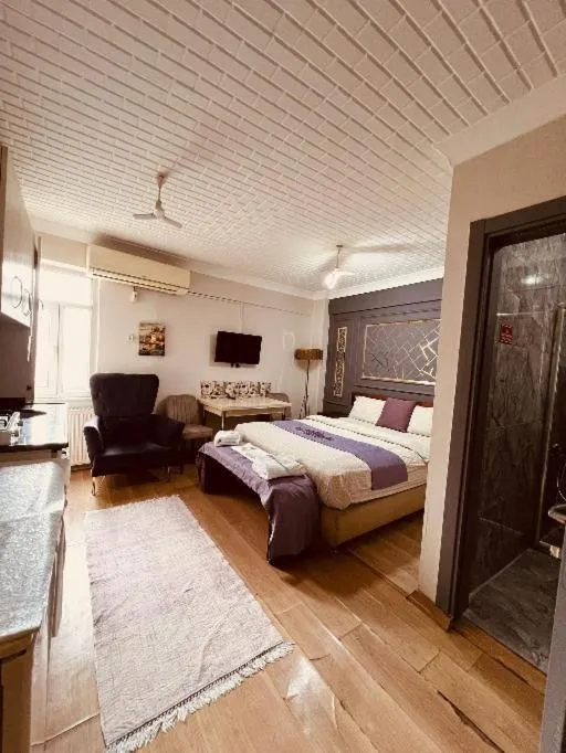 Bed in KANARYA SUİT OTELL