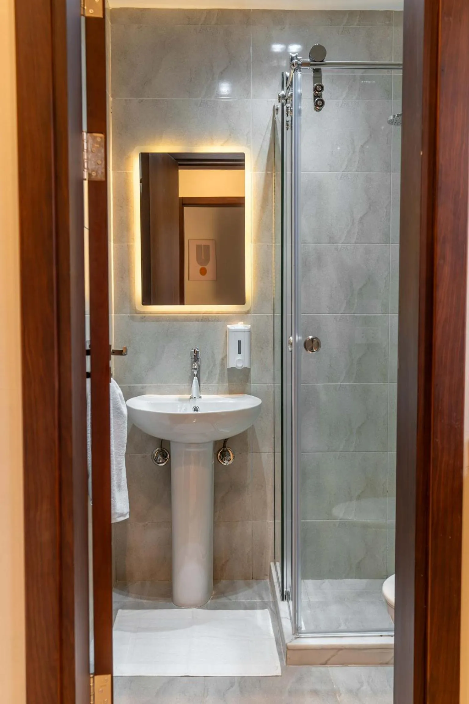 Shower in Sleep Inn Apart-Hotel