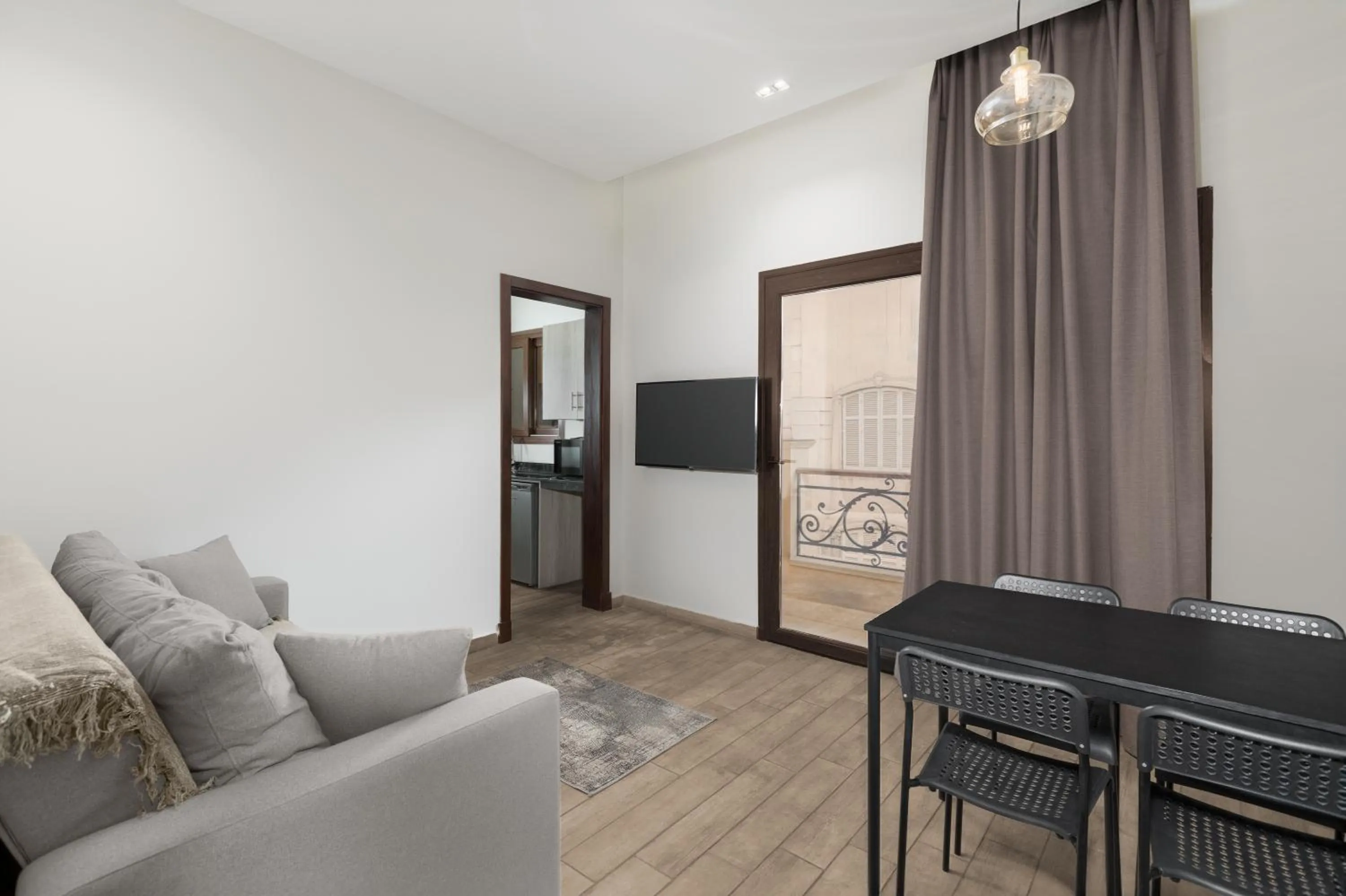 TV and multimedia in Sleep Inn Apart-Hotel