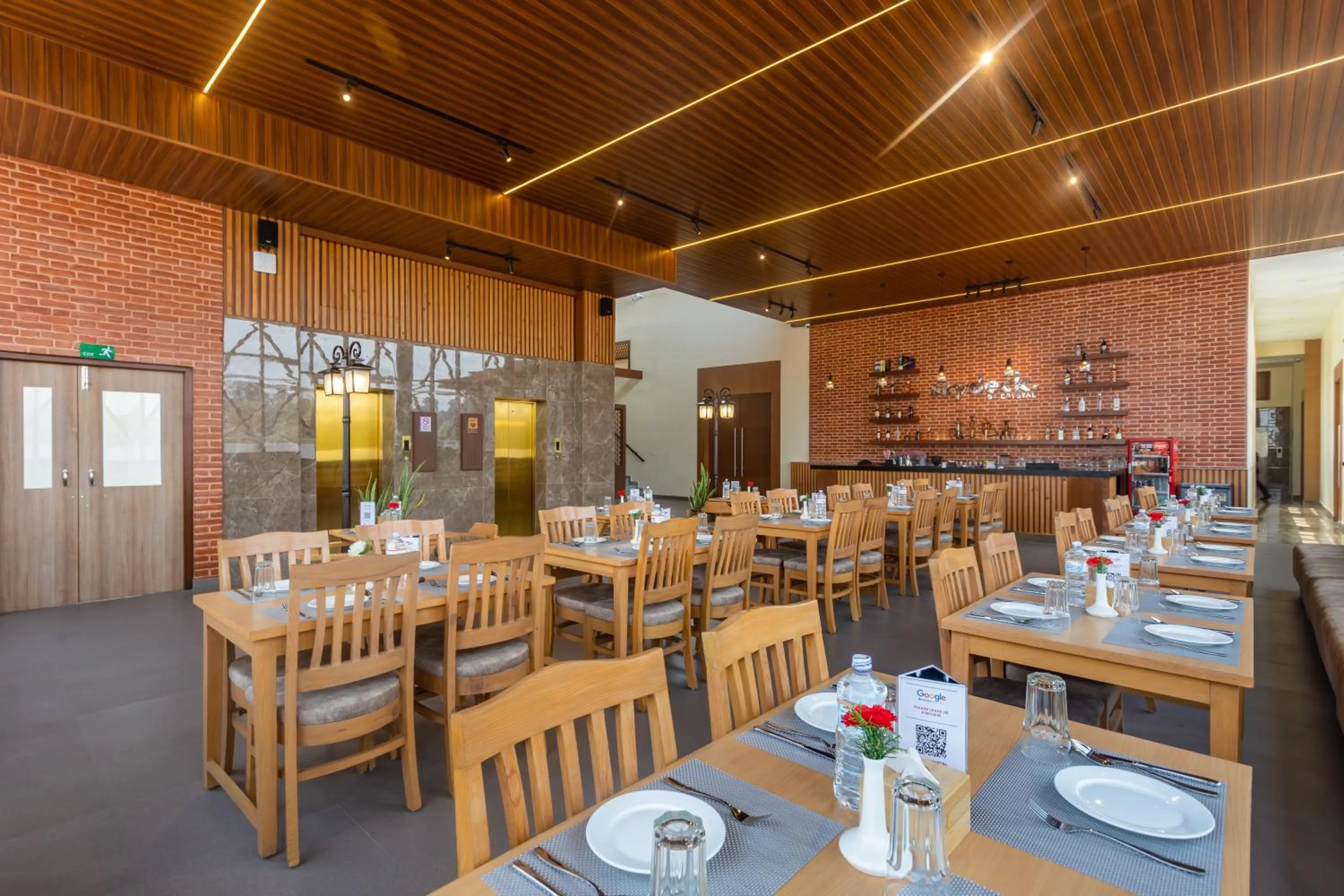 Restaurant/places to eat in Hotel Crystal Pashupati