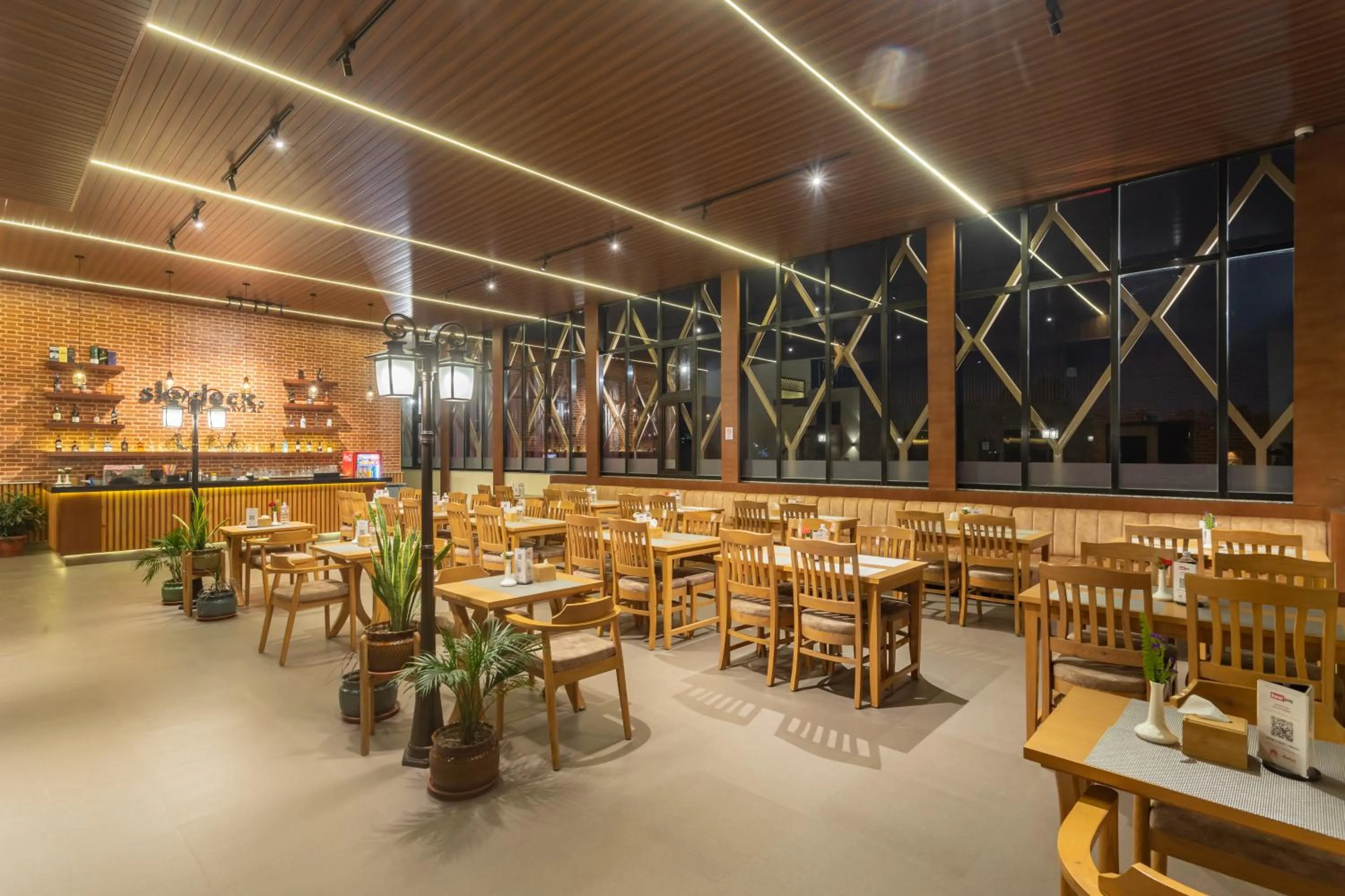 Restaurant/places to eat in Hotel Crystal Pashupati