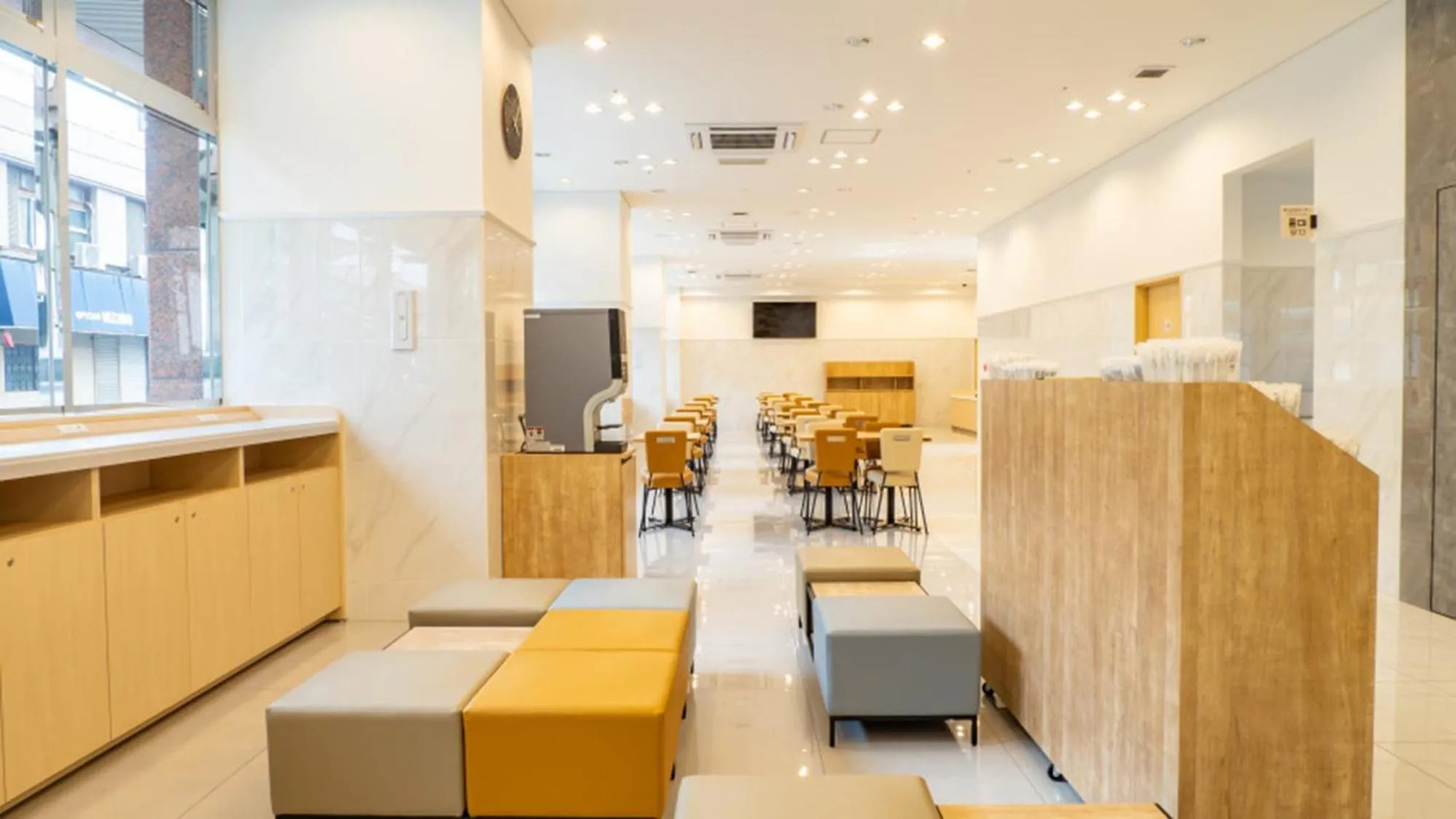 Lobby or reception in Toyoko Inn Higashi-osaka