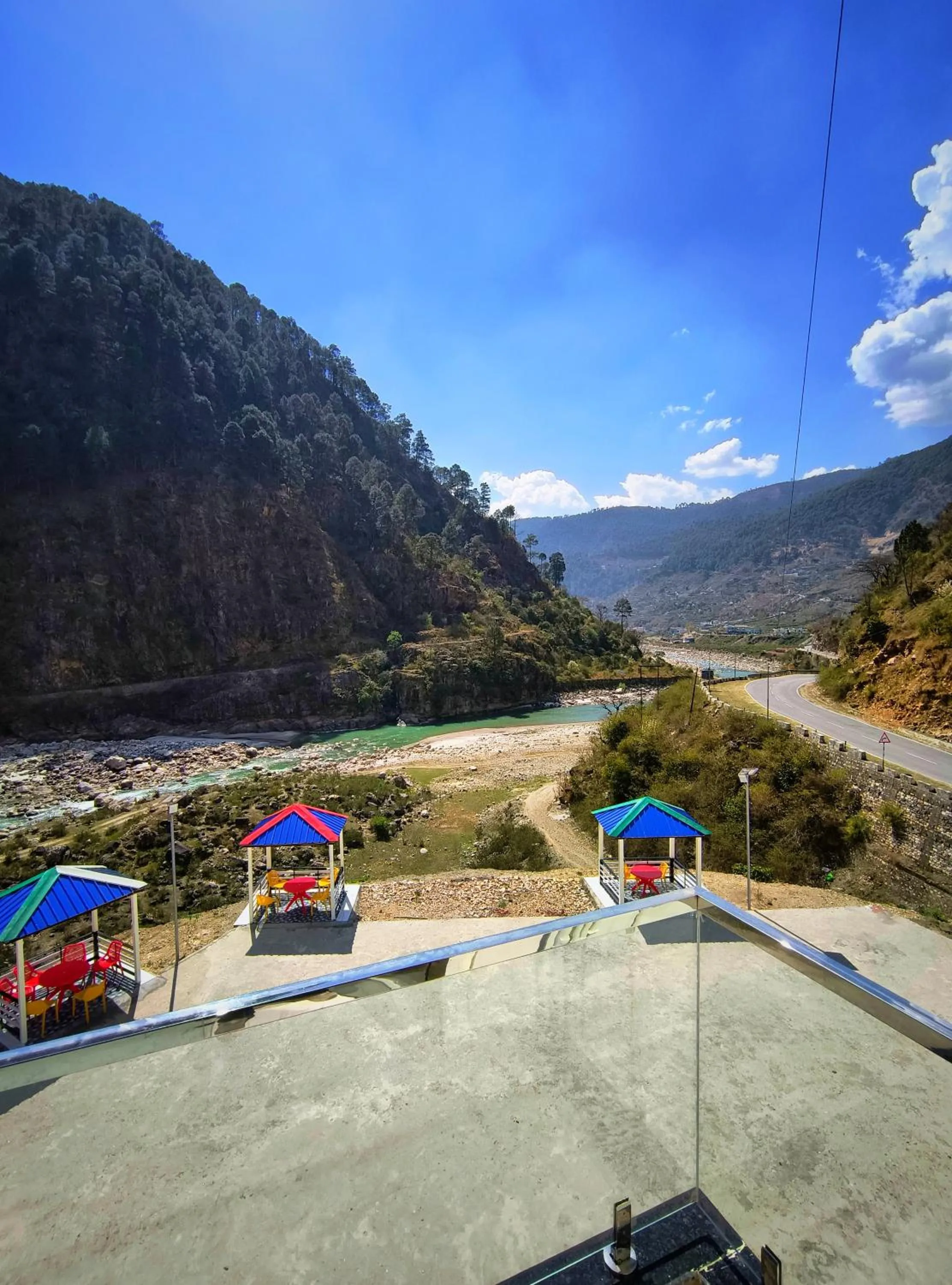 Mountain view in Hotel Hill River View Resort