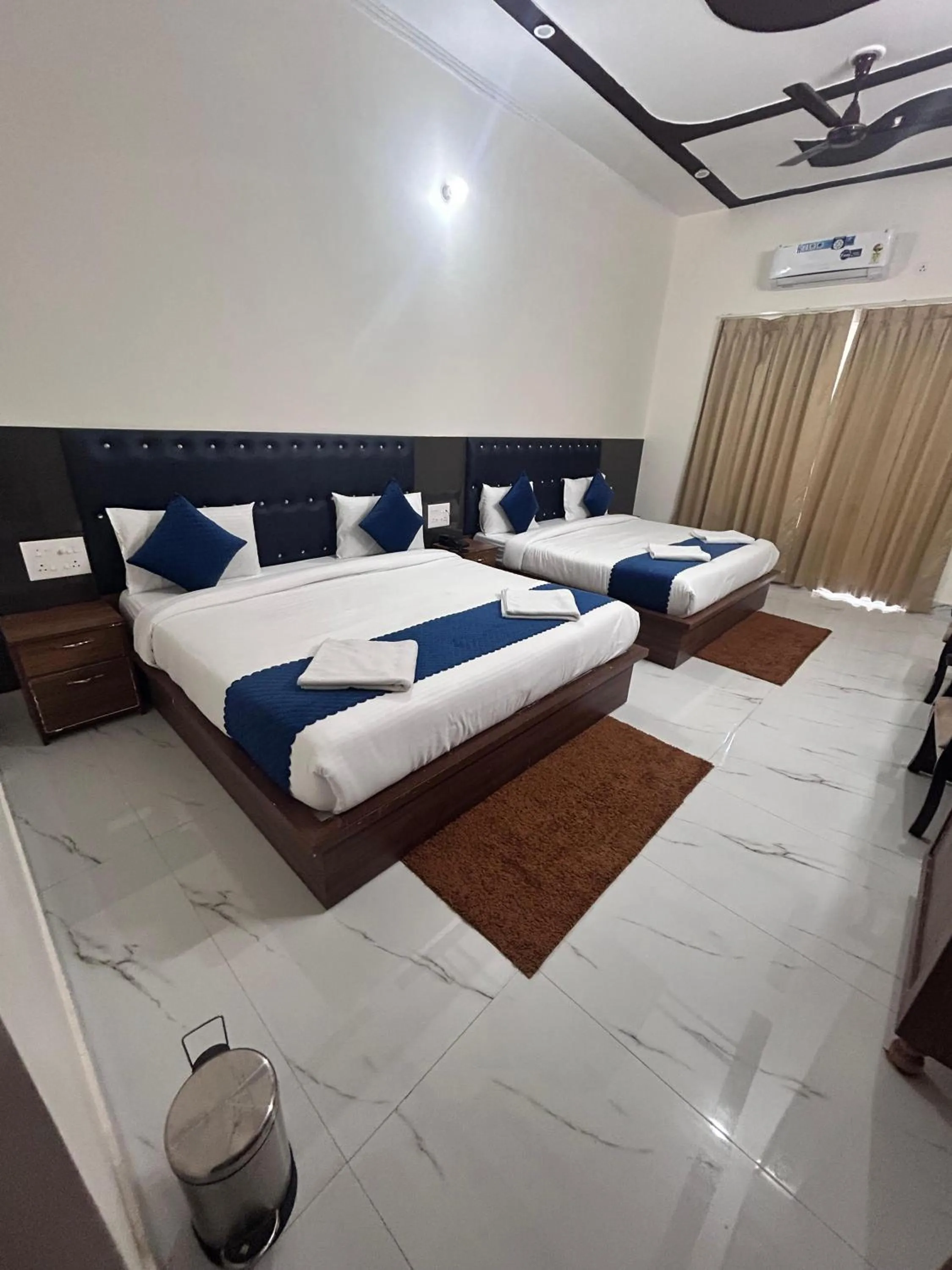 View (from property/room), Bed in Hotel Hill River View Resort